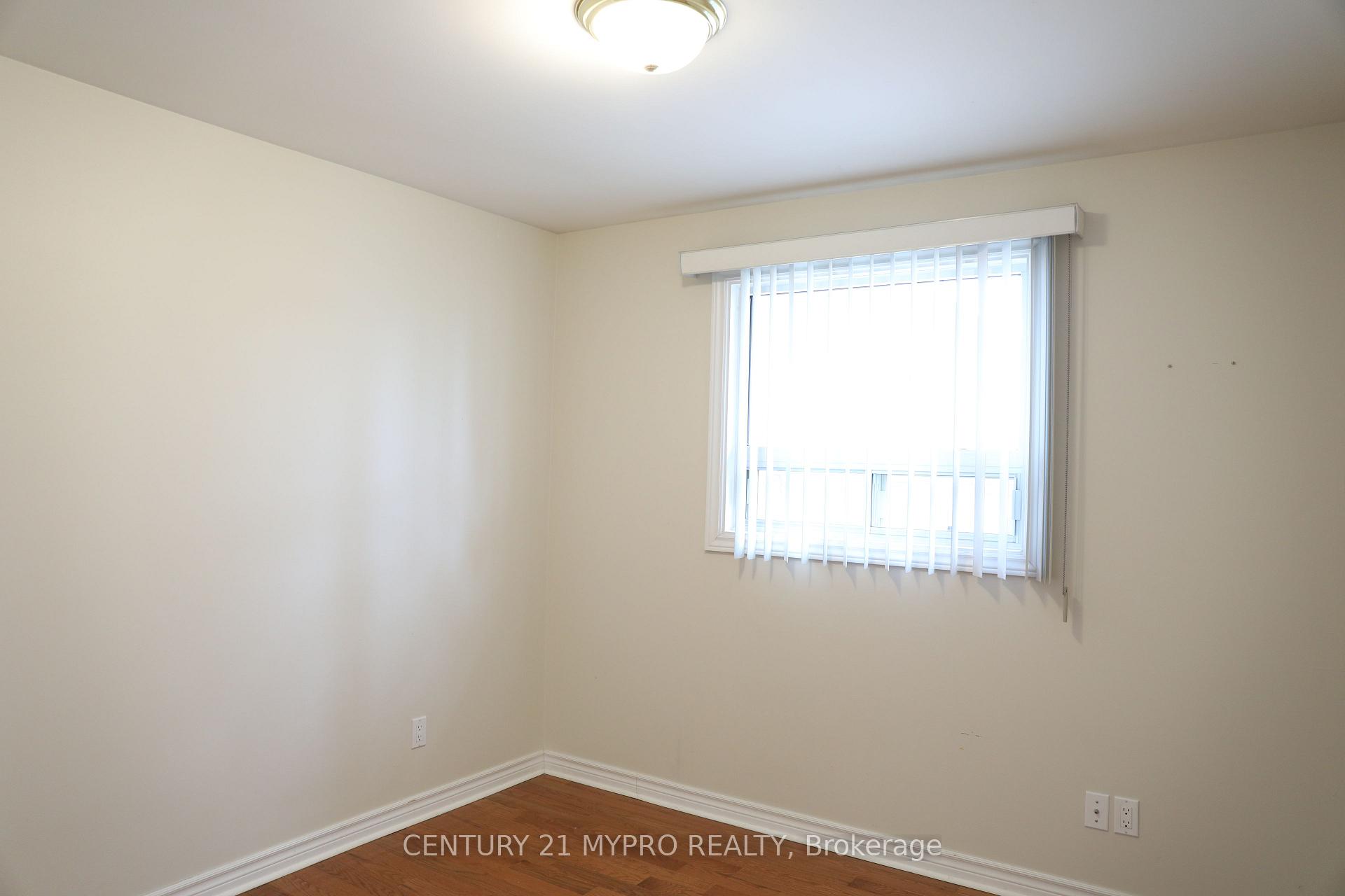 Photo 8 of 9 Tuscay Court, Markham, Unionville — HOMEH