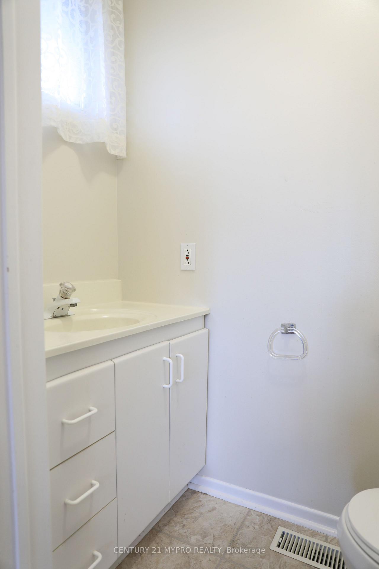 Photo 15 of 9 Tuscay Court, Markham, Unionville — HOMEH