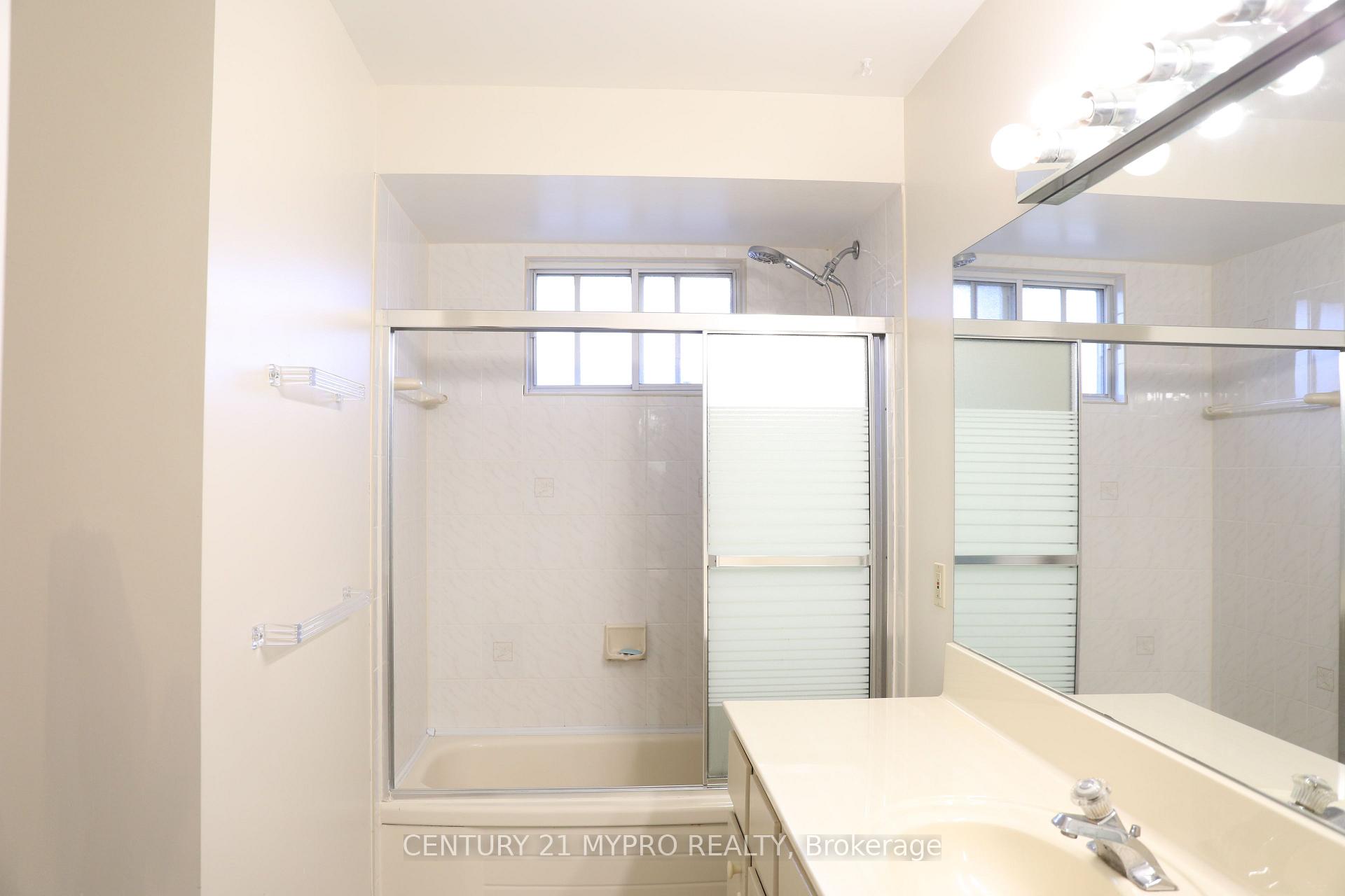 Photo 10 of 9 Tuscay Court, Markham, Unionville — HOMEH
