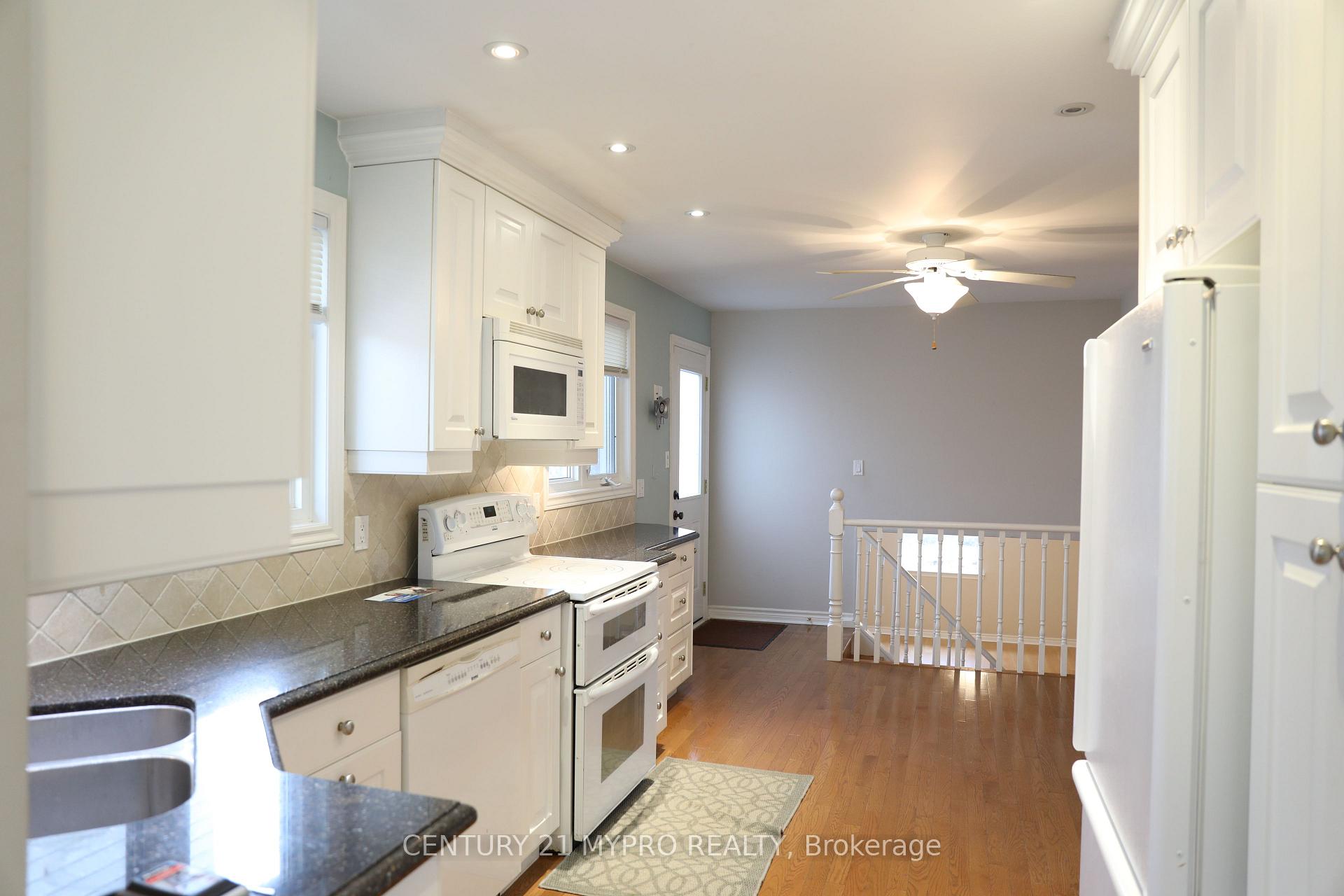 Photo 14 of 9 Tuscay Court, Markham, Unionville — HOMEH