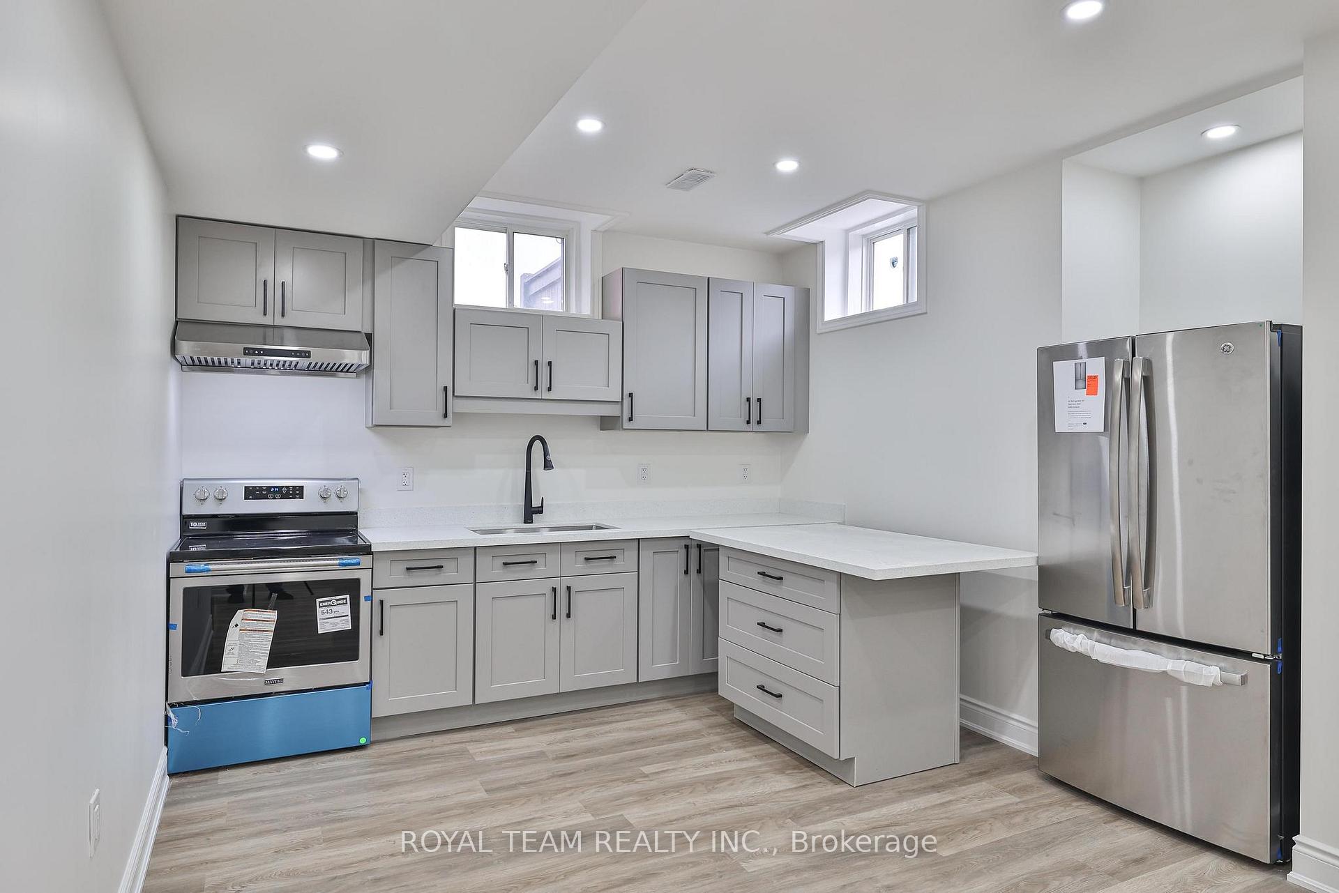 Photo 9 of Unit Lower, 32 Carness Crescent, Georgina, Keswick South — HOMEH