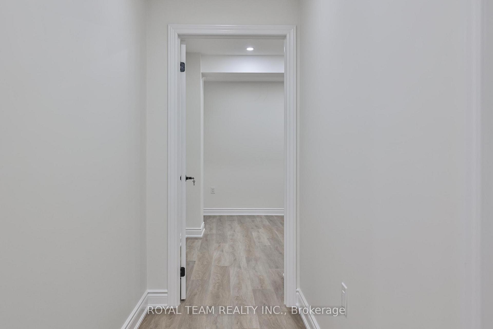 Photo 32 of Unit Lower, 32 Carness Crescent, Georgina, Keswick South — HOMEH