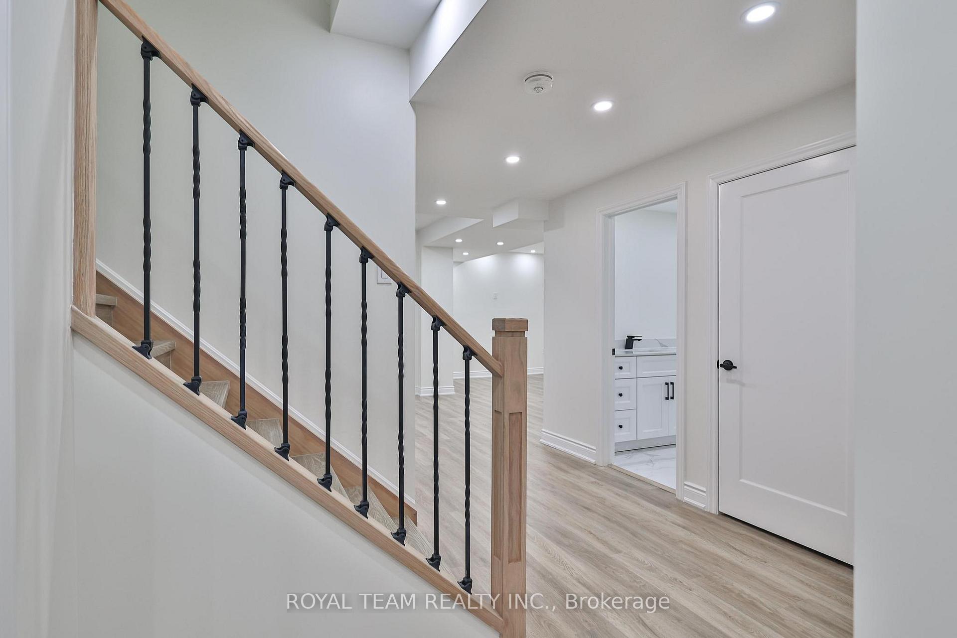 Photo 33 of Unit Lower, 32 Carness Crescent, Georgina, Keswick South — HOMEH