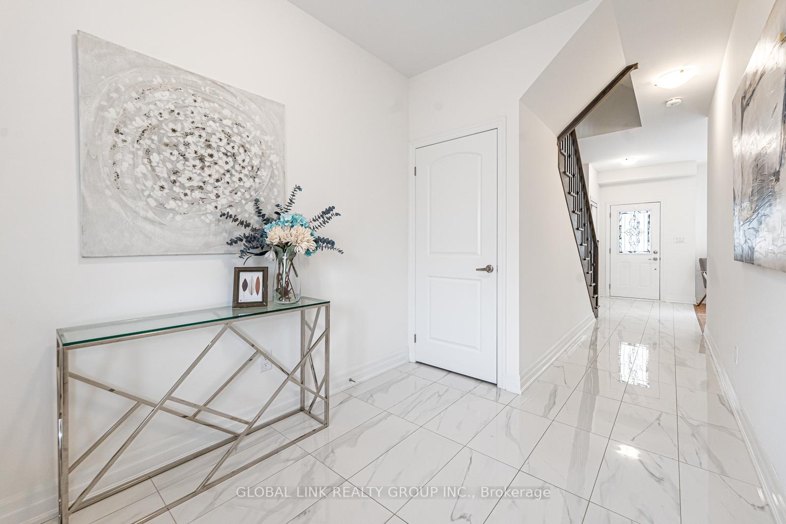 Photo 10 of 5 Imperial College Lane, Markham, Wismer — HOMEH