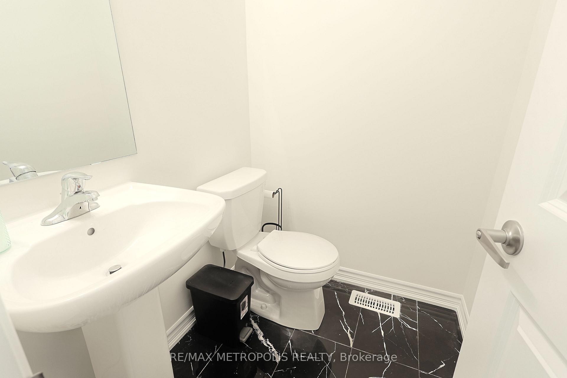 Photo 4 of Unit MAIN, 2555 Hibiscus Drive, Pickering, Rural Pickering — HOMEH