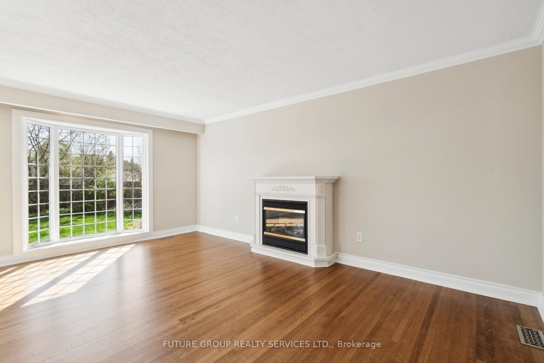 Photo 4 of 36 Staveley Crescent, Brampton, Brampton East — HOMEH