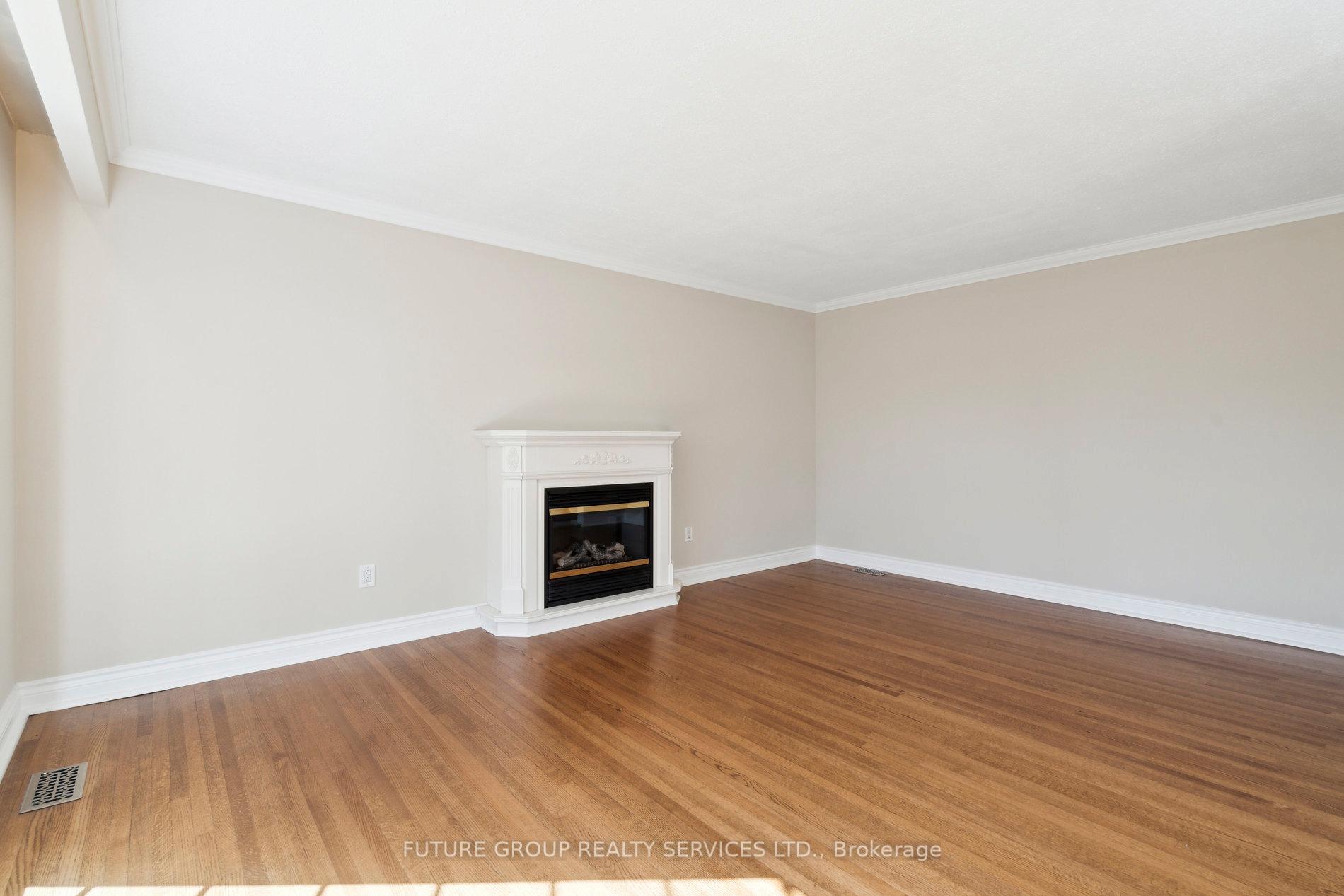 Photo 6 of 36 Staveley Crescent, Brampton, Brampton East — HOMEH