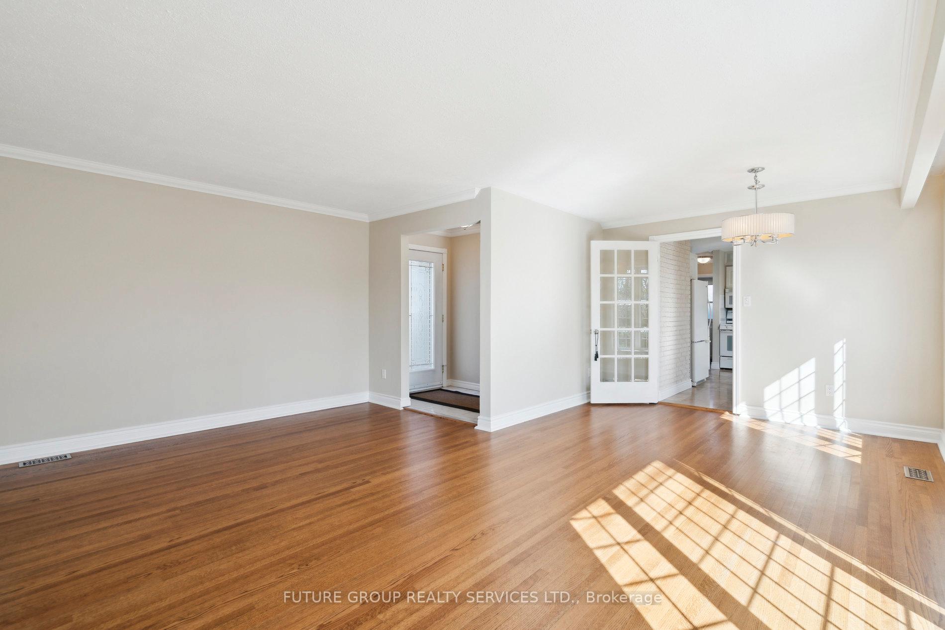 Photo 7 of 36 Staveley Crescent, Brampton, Brampton East — HOMEH
