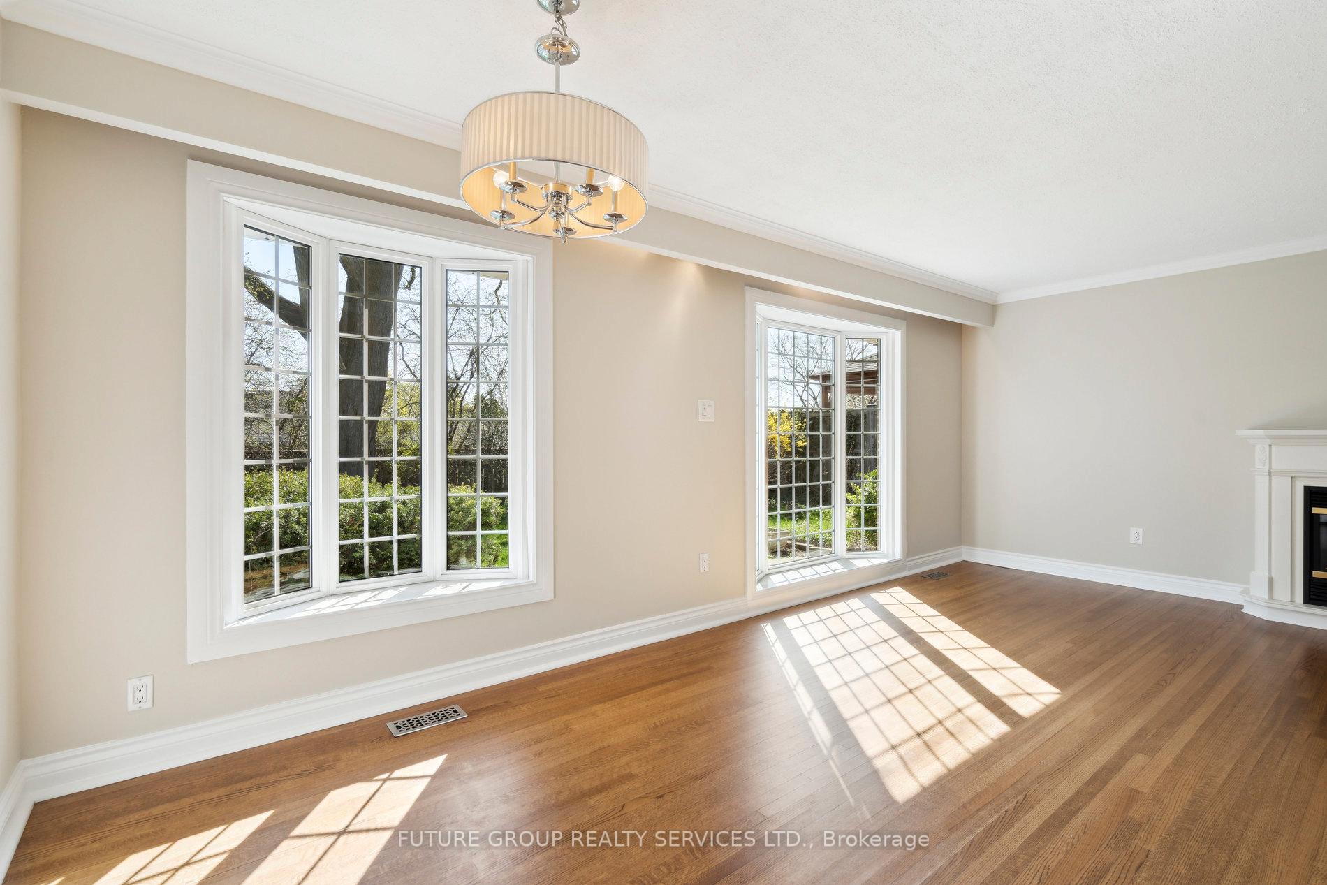 Photo 12 of 36 Staveley Crescent, Brampton, Brampton East — HOMEH