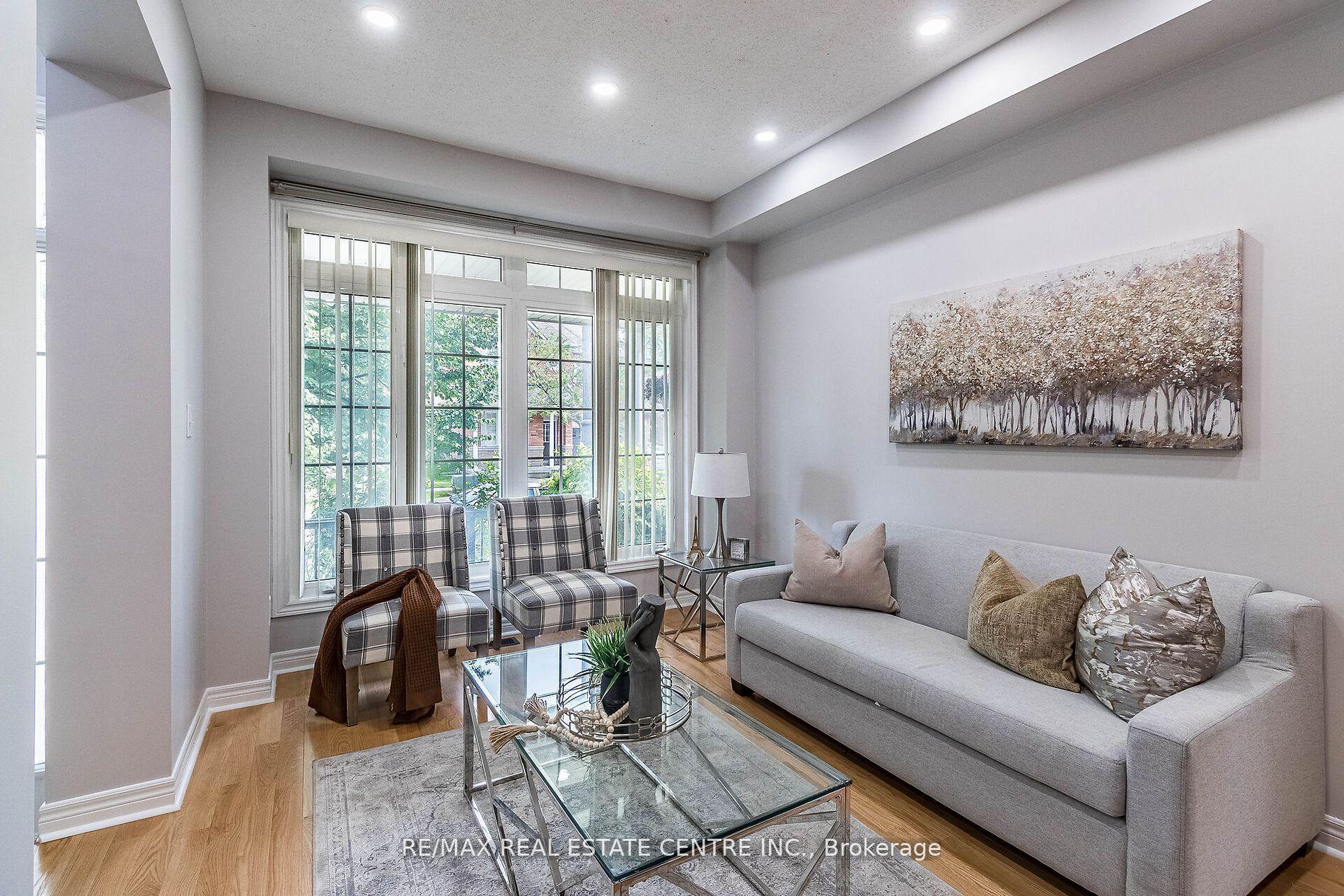Photo 6 of 121 Stonechurch Crescent, Markham, Box Grove — HOMEH