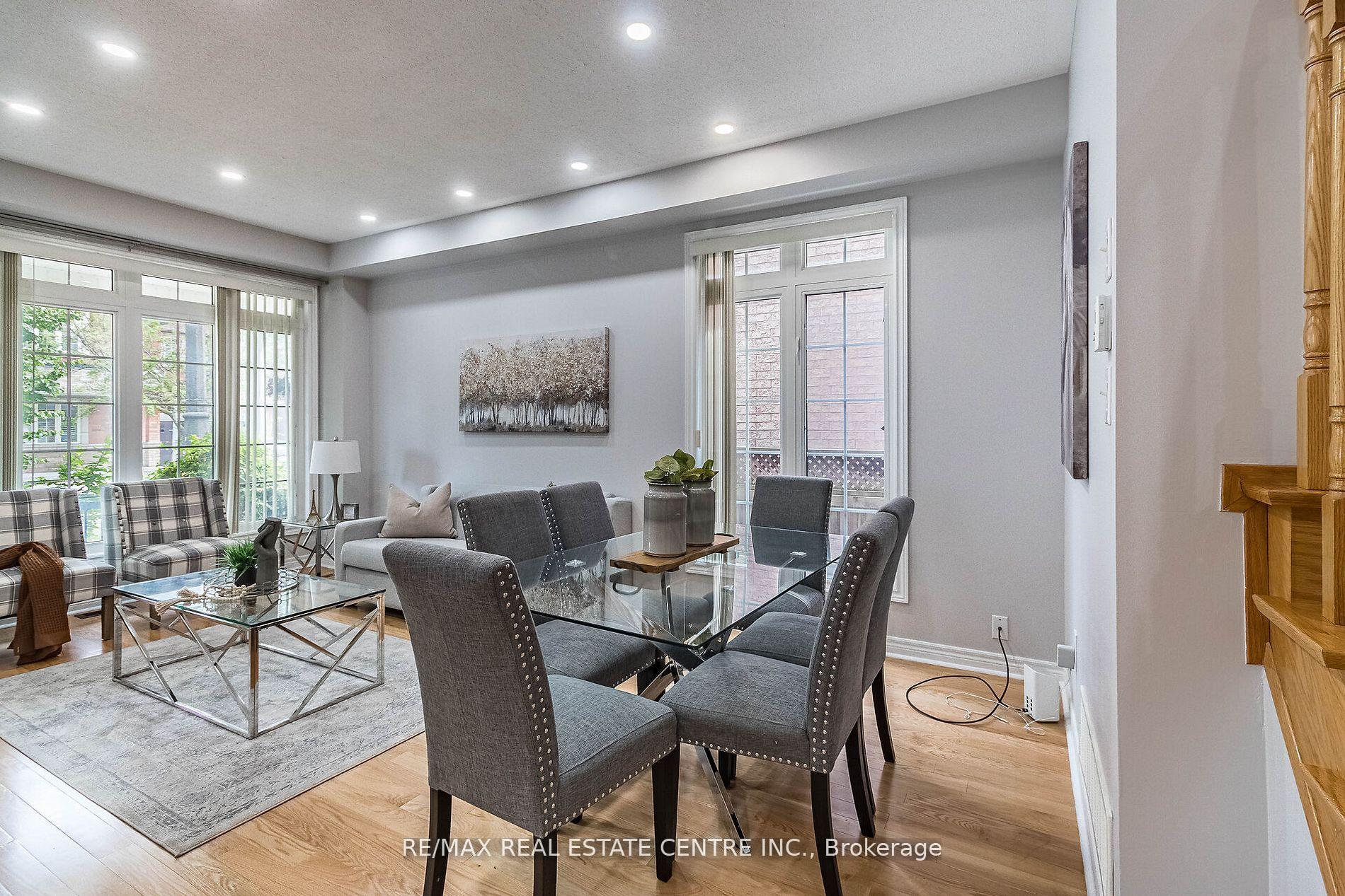 Photo 4 of 121 Stonechurch Crescent, Markham, Box Grove — HOMEH