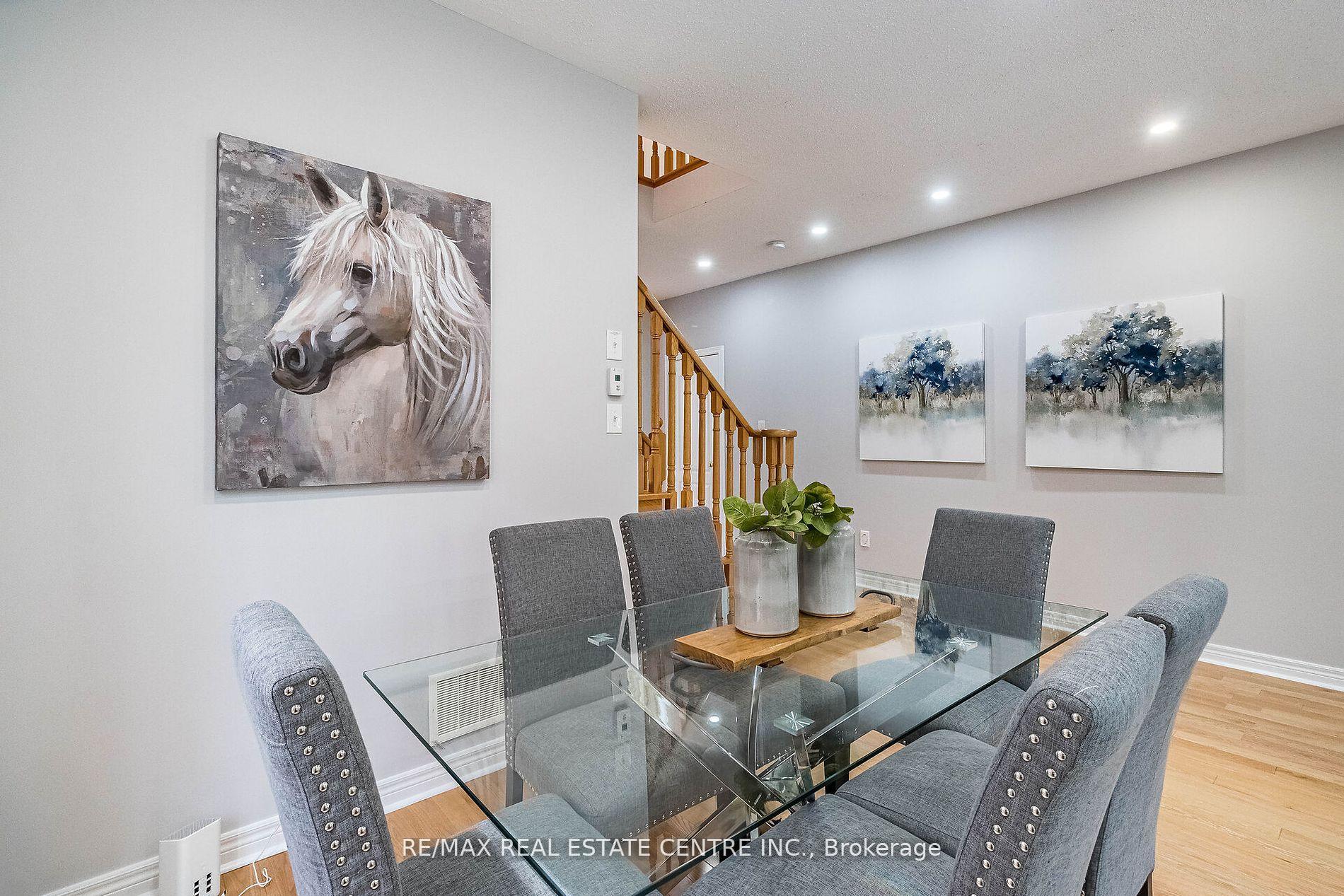 Photo 5 of 121 Stonechurch Crescent, Markham, Box Grove — HOMEH