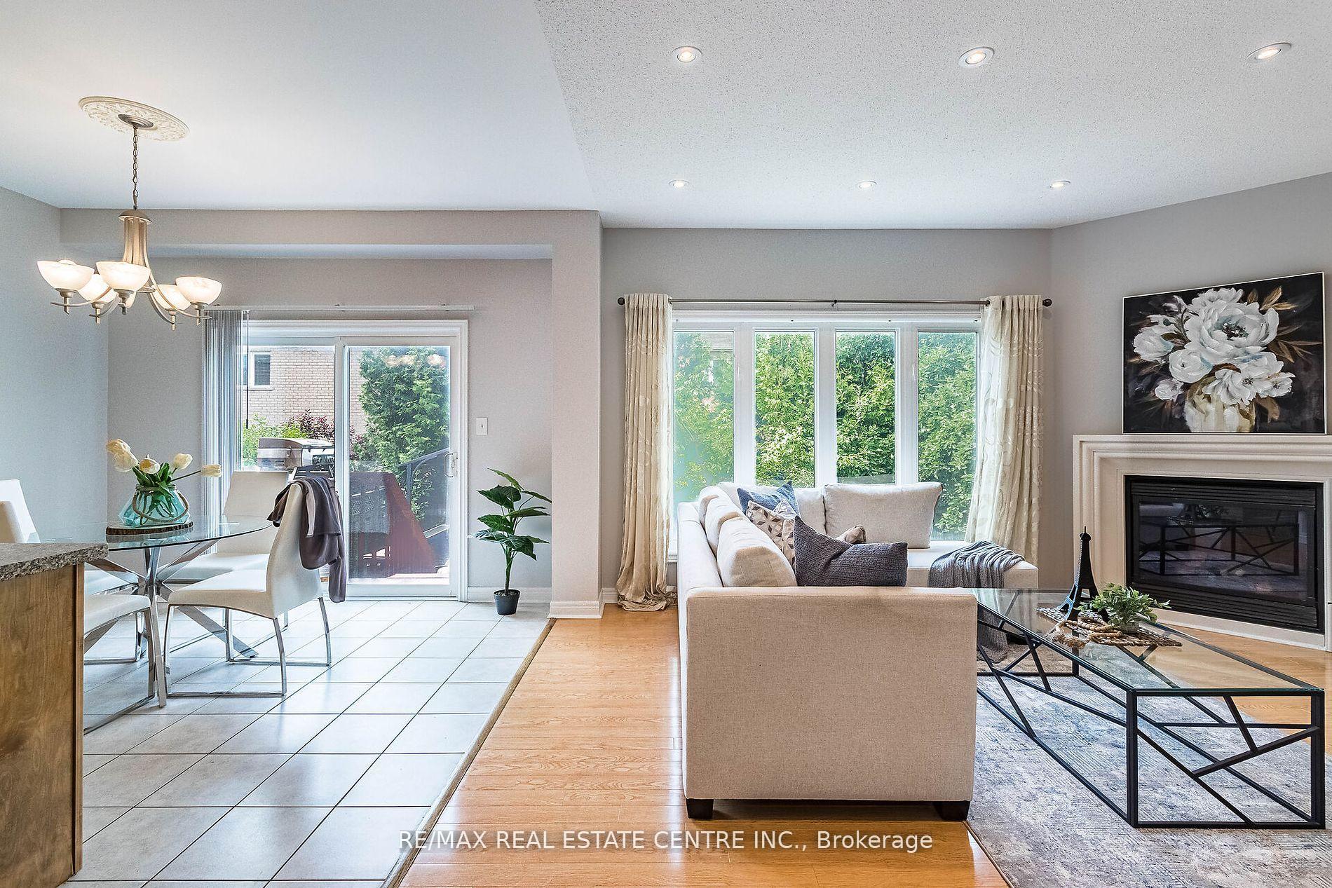 Photo 14 of 121 Stonechurch Crescent, Markham, Box Grove — HOMEH