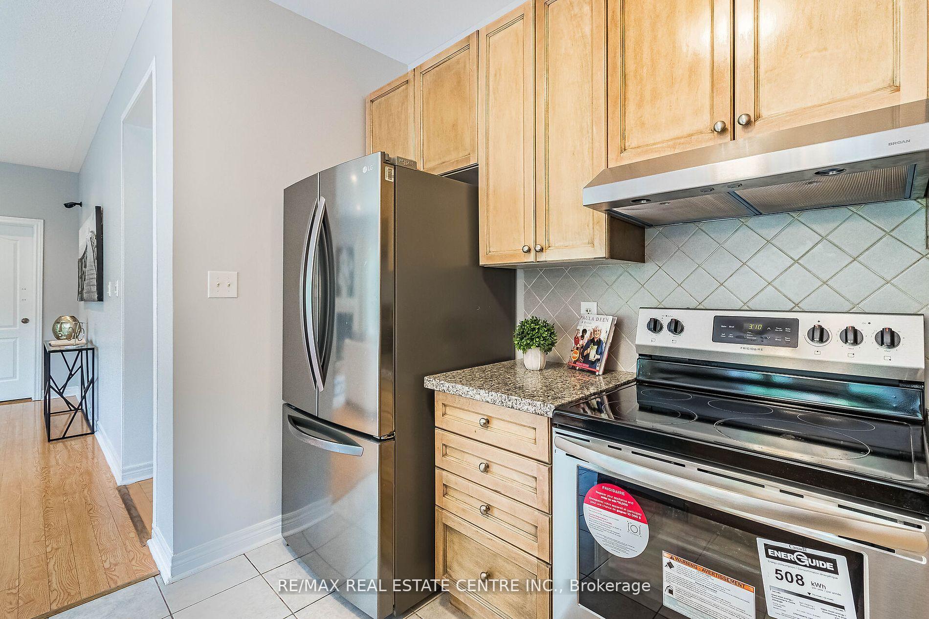 Photo 18 of 121 Stonechurch Crescent, Markham, Box Grove — HOMEH