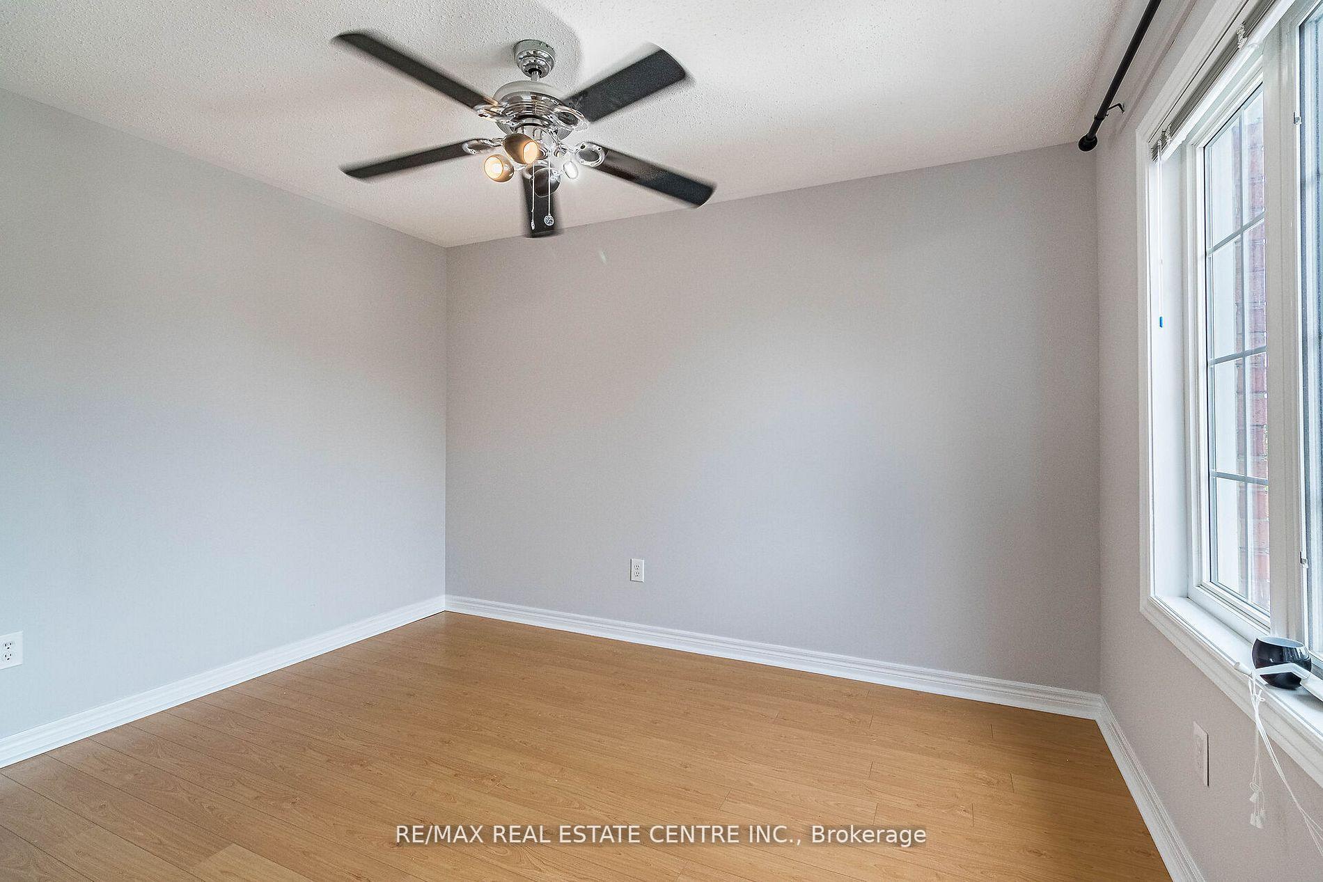 Photo 15 of 121 Stonechurch Crescent, Markham, Box Grove — HOMEH