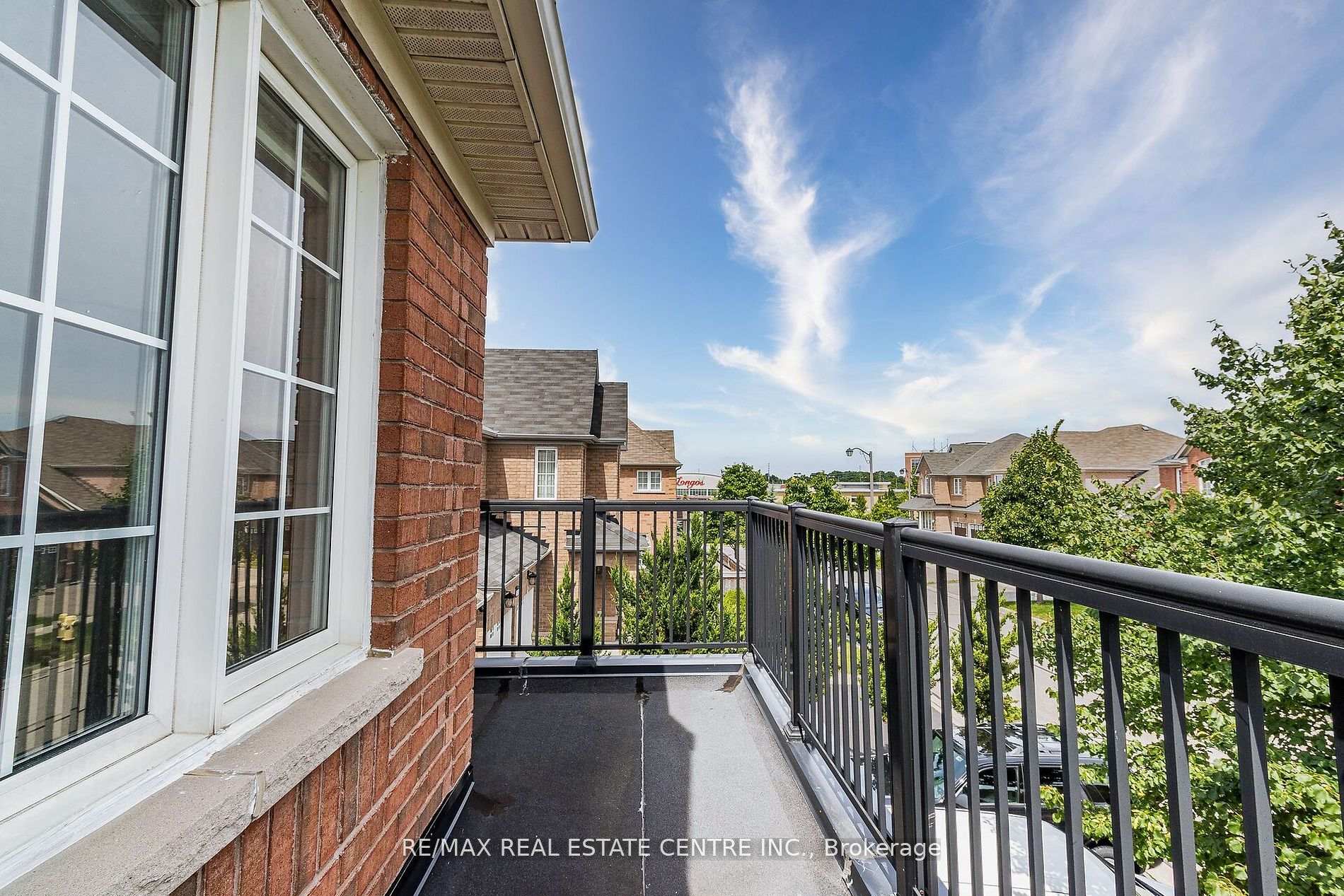 Photo 16 of 121 Stonechurch Crescent, Markham, Box Grove — HOMEH
