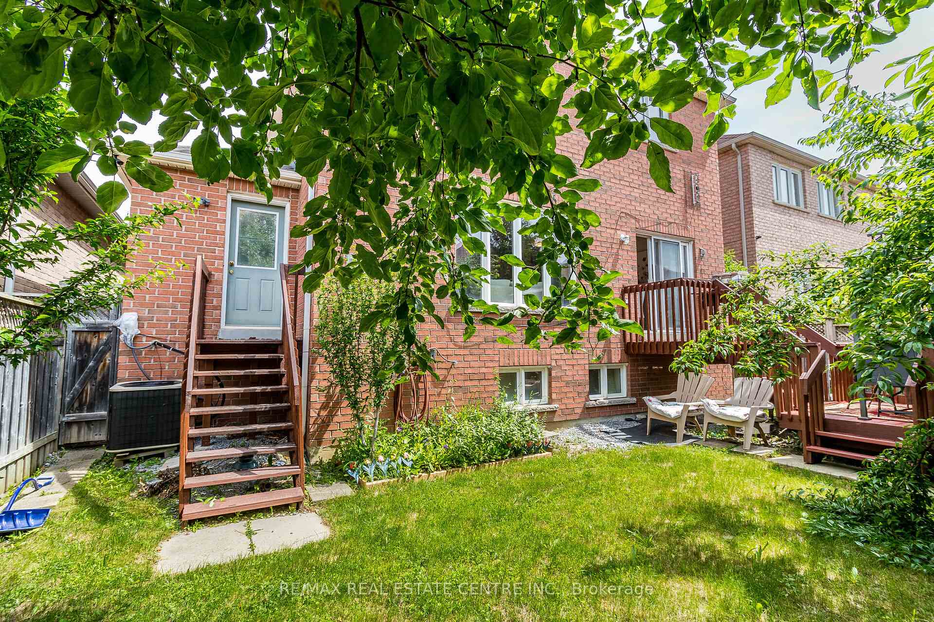 Photo 25 of 121 Stonechurch Crescent, Markham, Box Grove — HOMEH