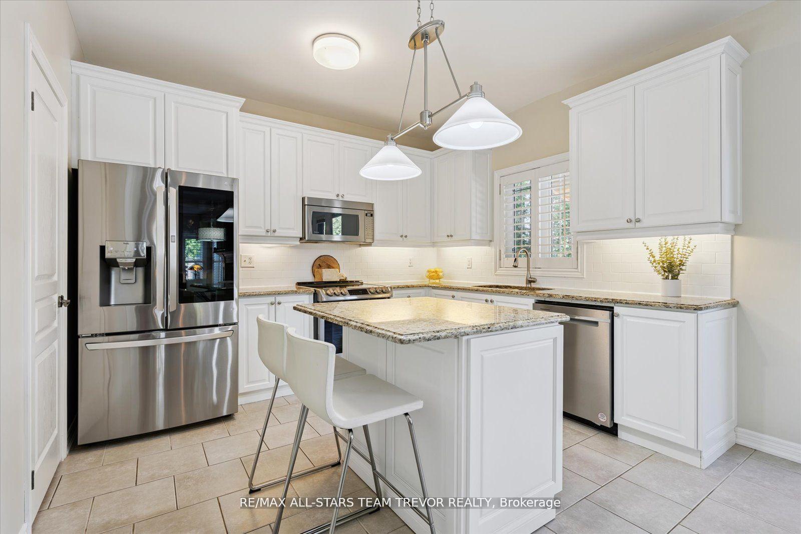 Photo 6 of 38 Mackenzie Court, Georgina, Keswick North — HOMEH