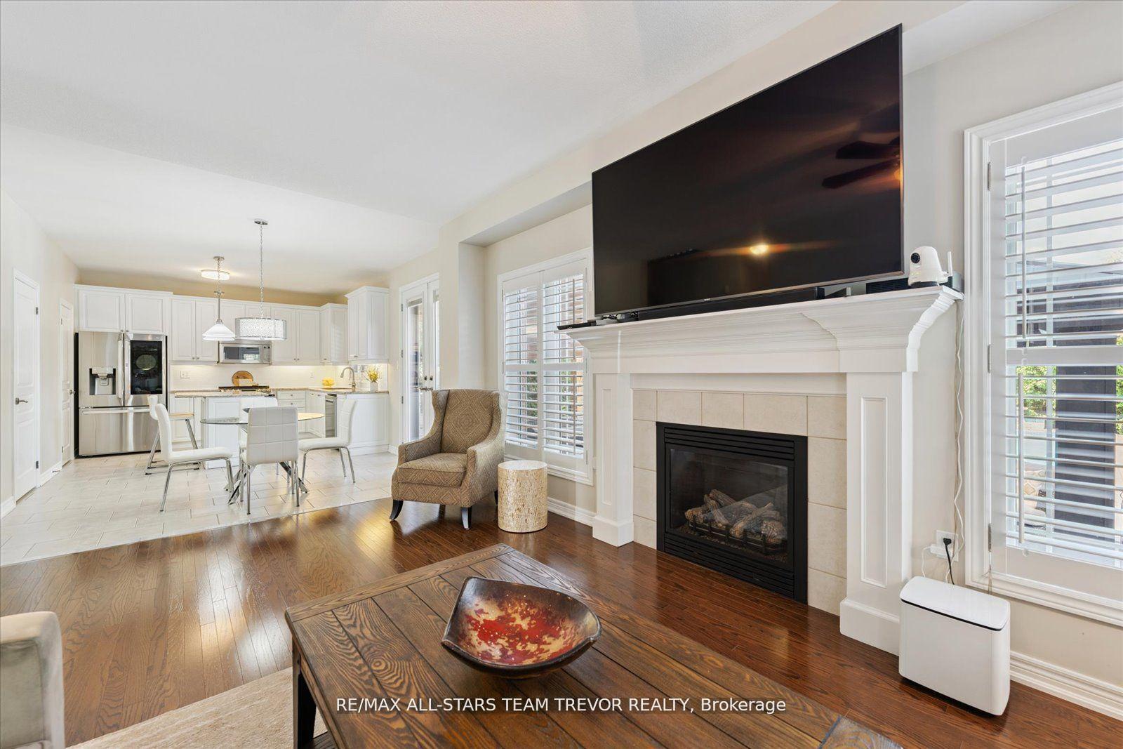 Photo 10 of 38 Mackenzie Court, Georgina, Keswick North — HOMEH