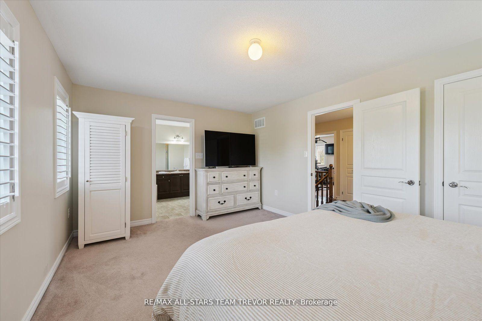 Photo 14 of 38 Mackenzie Court, Georgina, Keswick North — HOMEH
