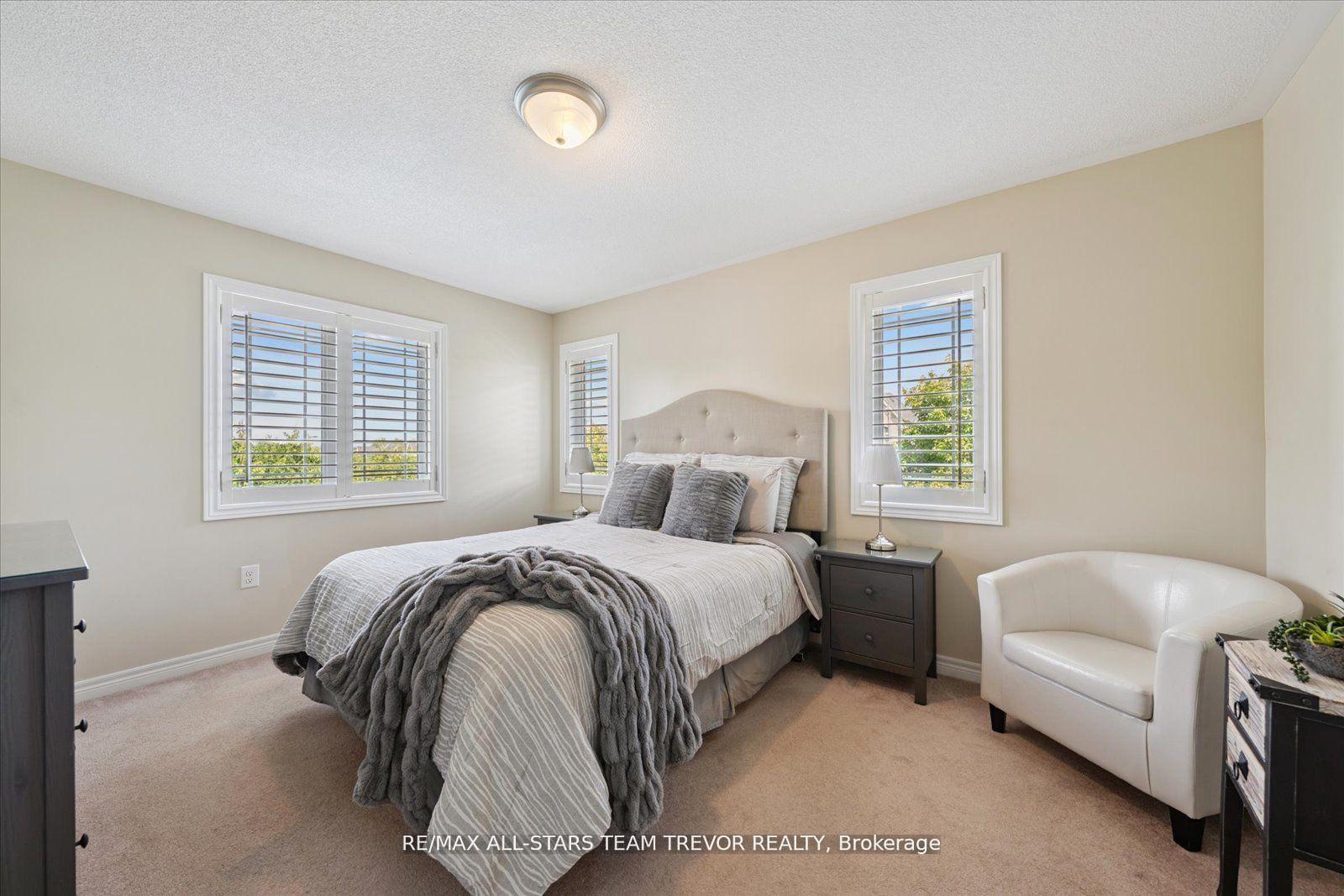 Photo 16 of 38 Mackenzie Court, Georgina, Keswick North — HOMEH