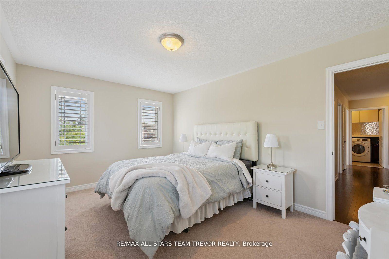 Photo 18 of 38 Mackenzie Court, Georgina, Keswick North — HOMEH