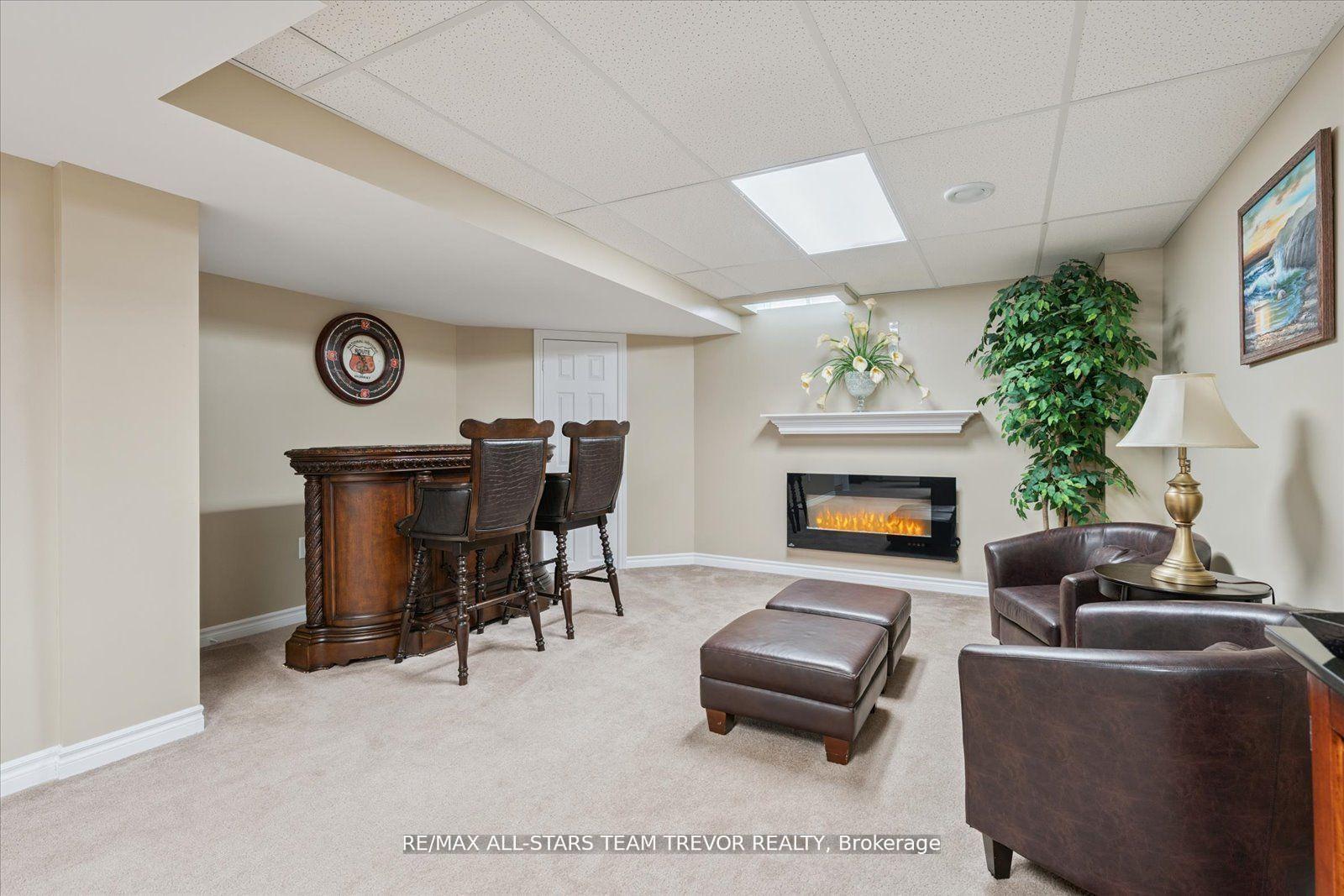 Photo 25 of 38 Mackenzie Court, Georgina, Keswick North — HOMEH