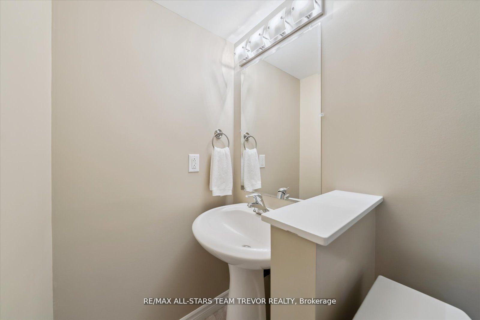Photo 27 of 38 Mackenzie Court, Georgina, Keswick North — HOMEH
