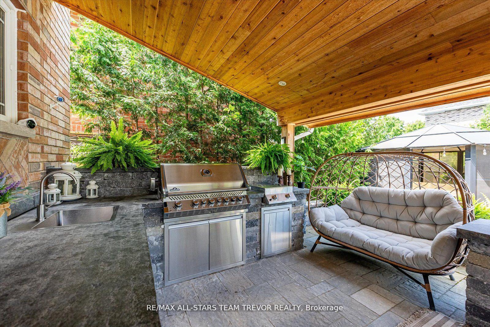 Photo 35 of 38 Mackenzie Court, Georgina, Keswick North — HOMEH