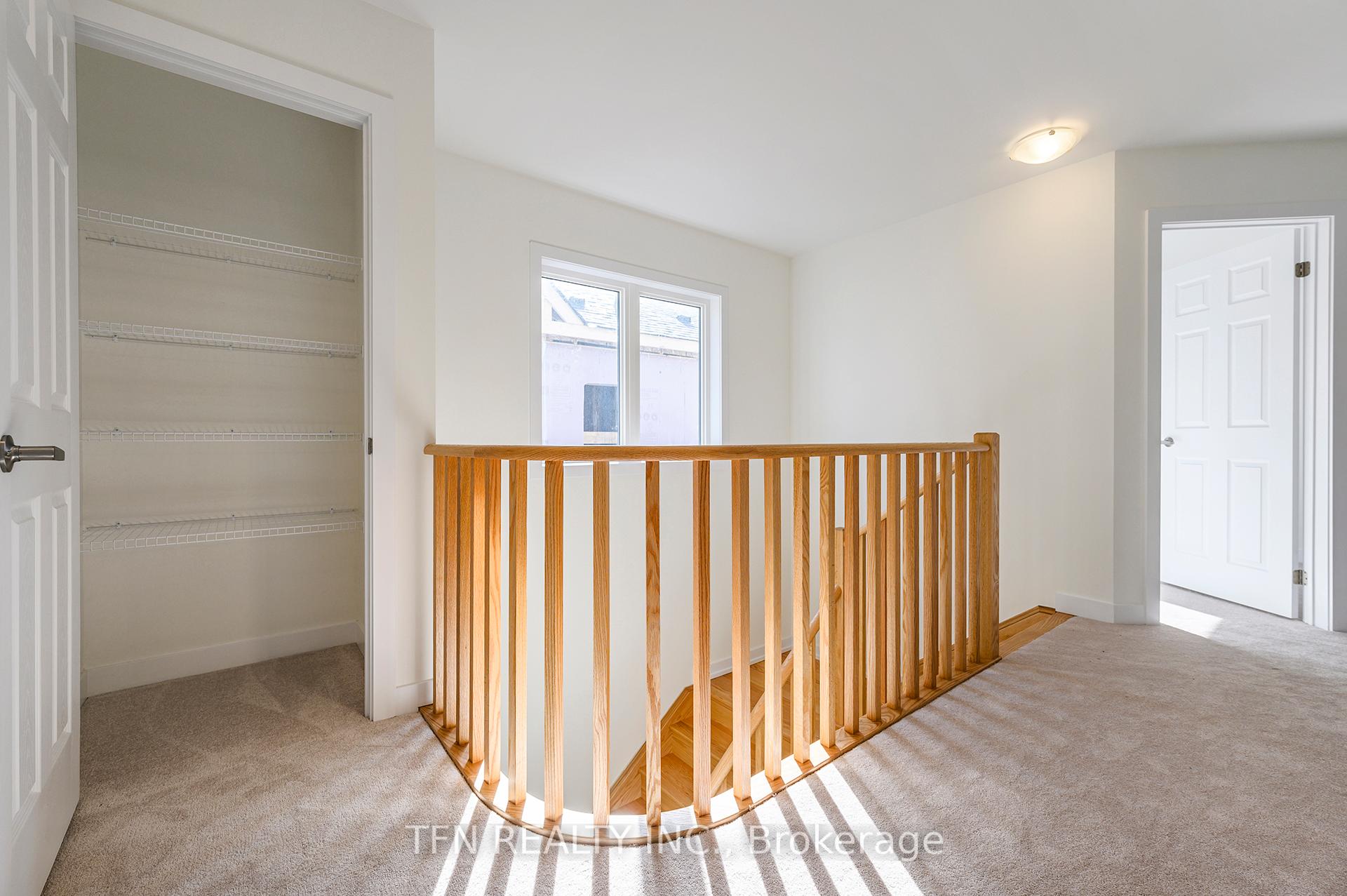Photo 13 of 70 Wintergreen Crescent, Haldimand — HOMEH