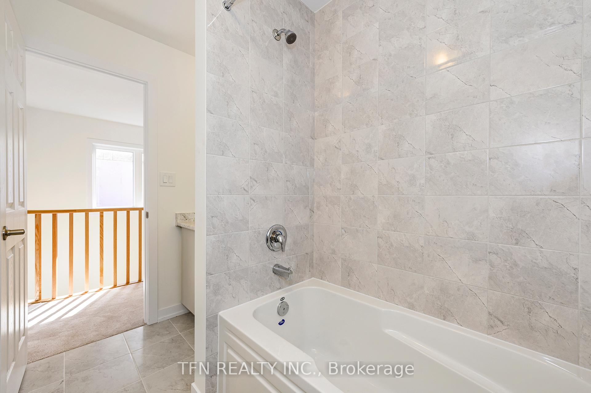 Photo 25 of 70 Wintergreen Crescent, Haldimand — HOMEH