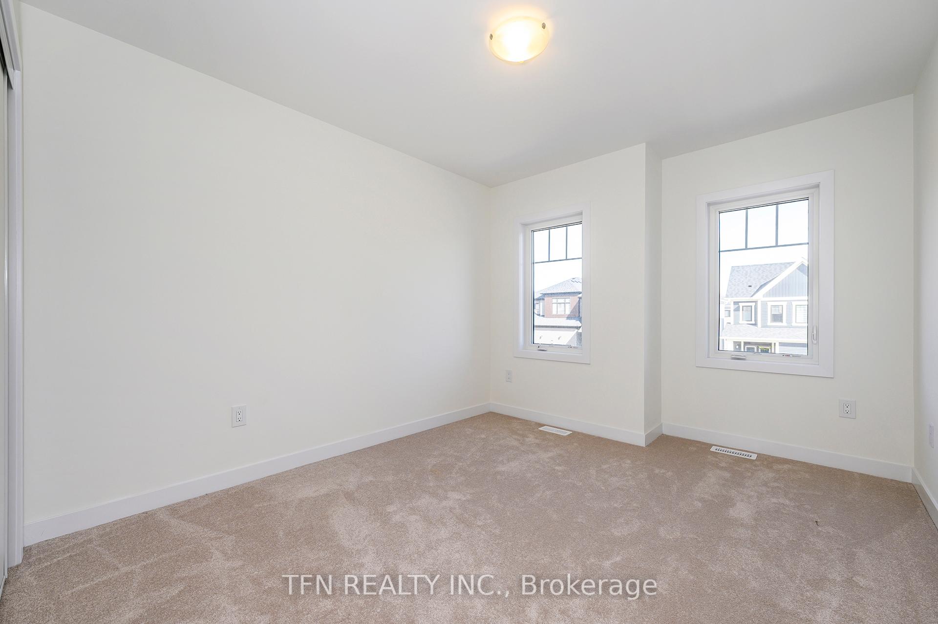 Photo 17 of 70 Wintergreen Crescent, Haldimand — HOMEH