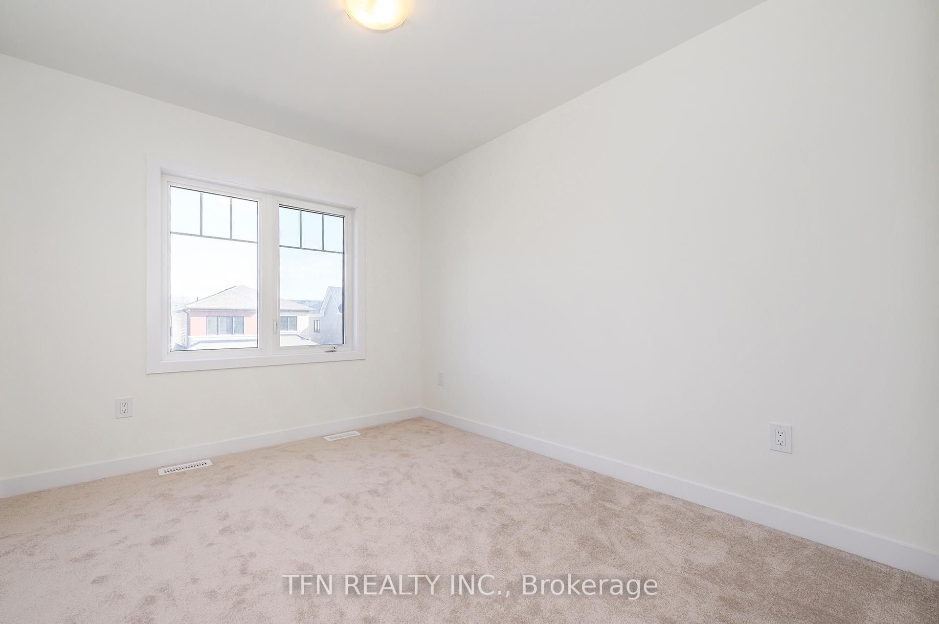 Photo 14 of 70 Wintergreen Crescent, Haldimand — HOMEH