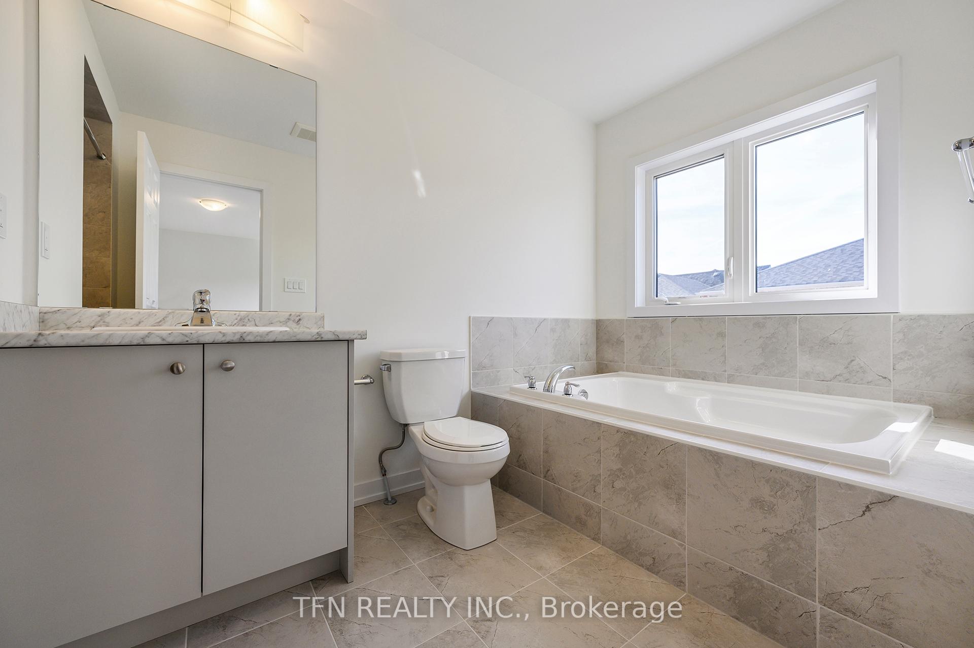 Photo 26 of 70 Wintergreen Crescent, Haldimand — HOMEH