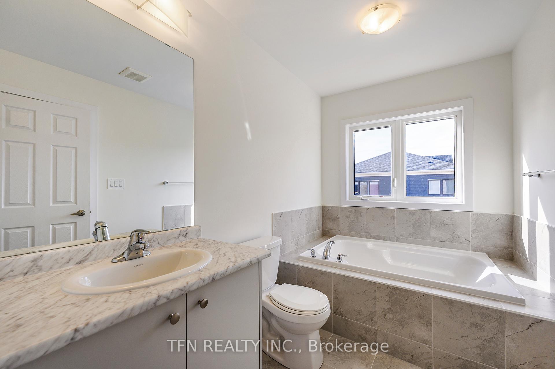 Photo 32 of 70 Wintergreen Crescent, Haldimand — HOMEH