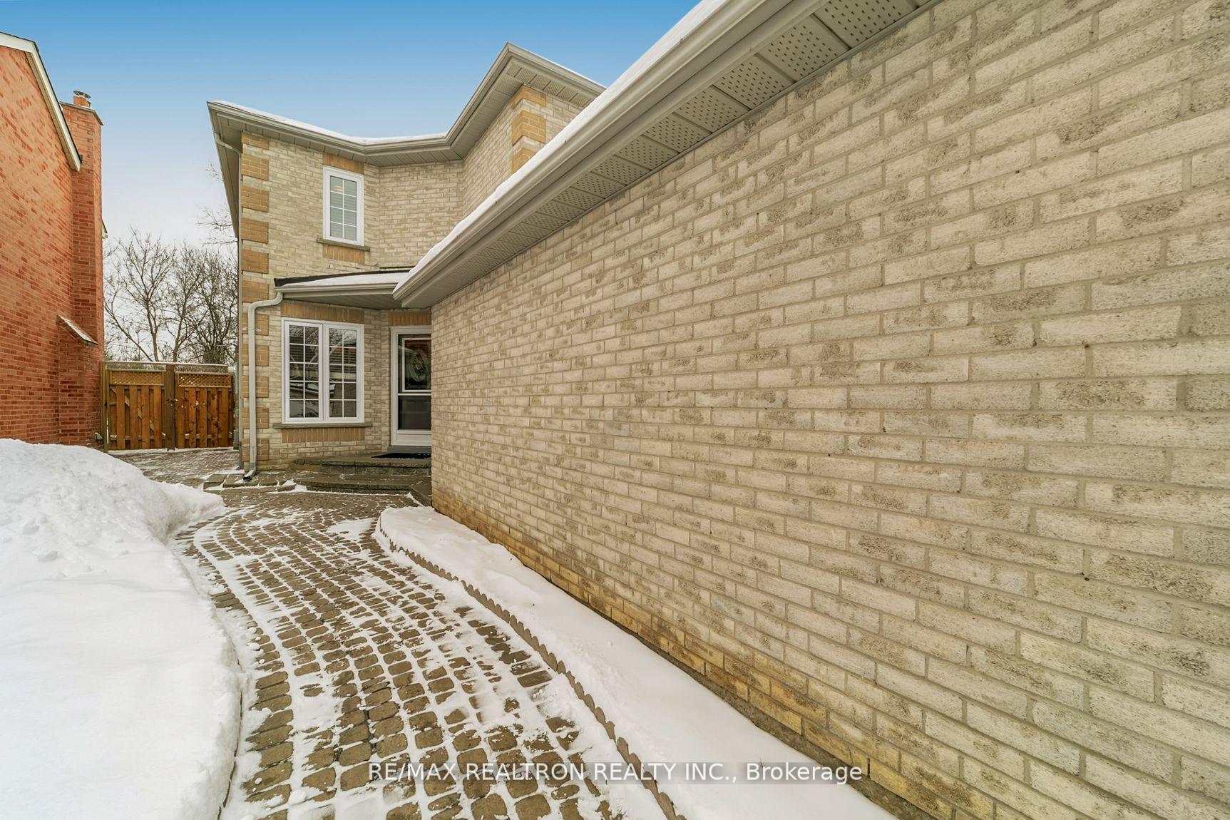 Photo 6 of 155 Dawlish Avenue, Aurora, Aurora Highlands — HOMEH