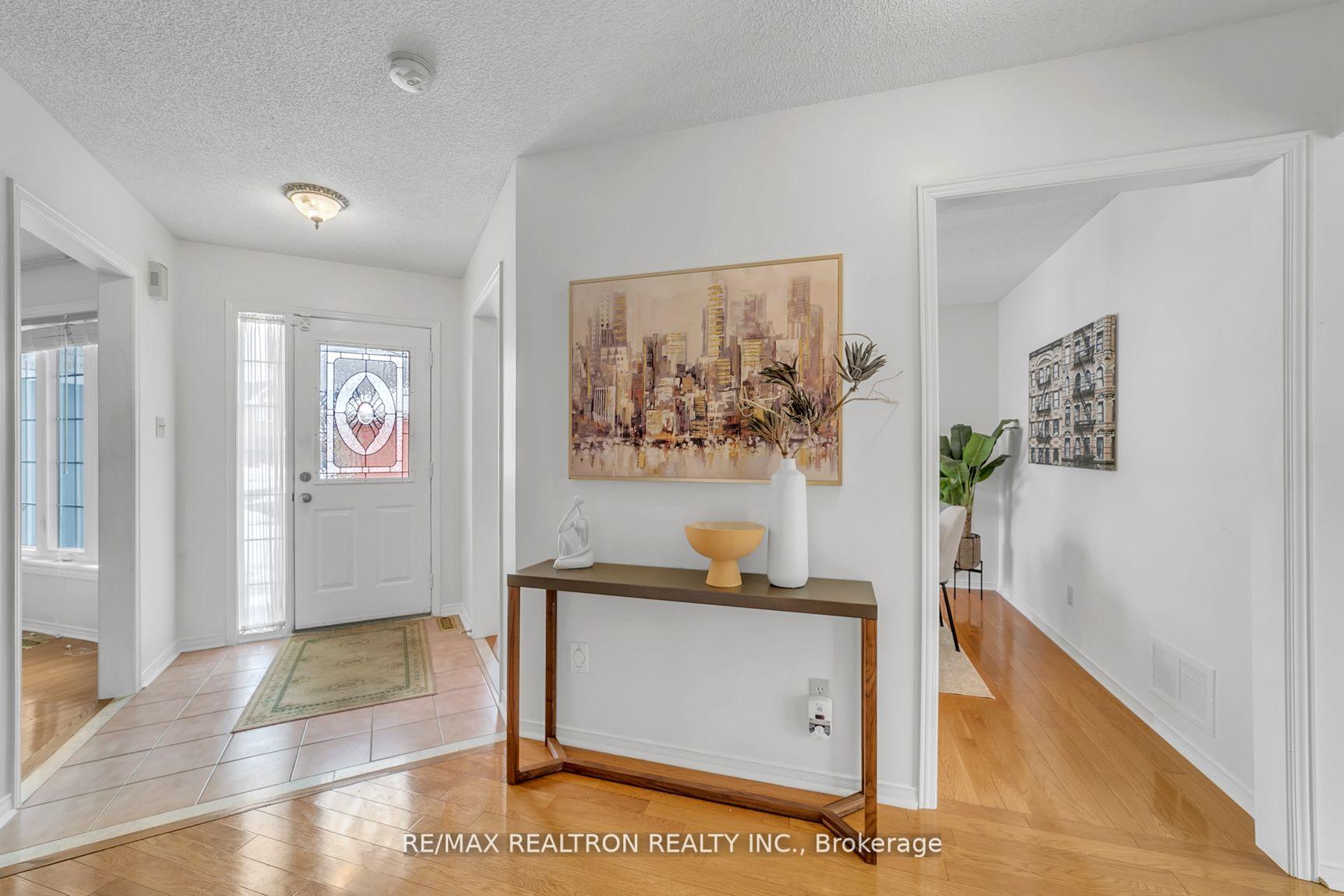 Photo 3 of 155 Dawlish Avenue, Aurora, Aurora Highlands — HOMEH