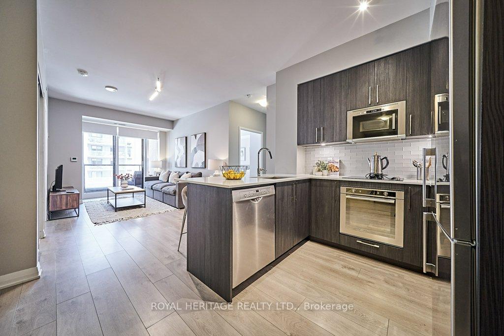 Photo 2 of Unit 530, 99 Eagle Rock Way, Vaughan, Maple — HOMEH