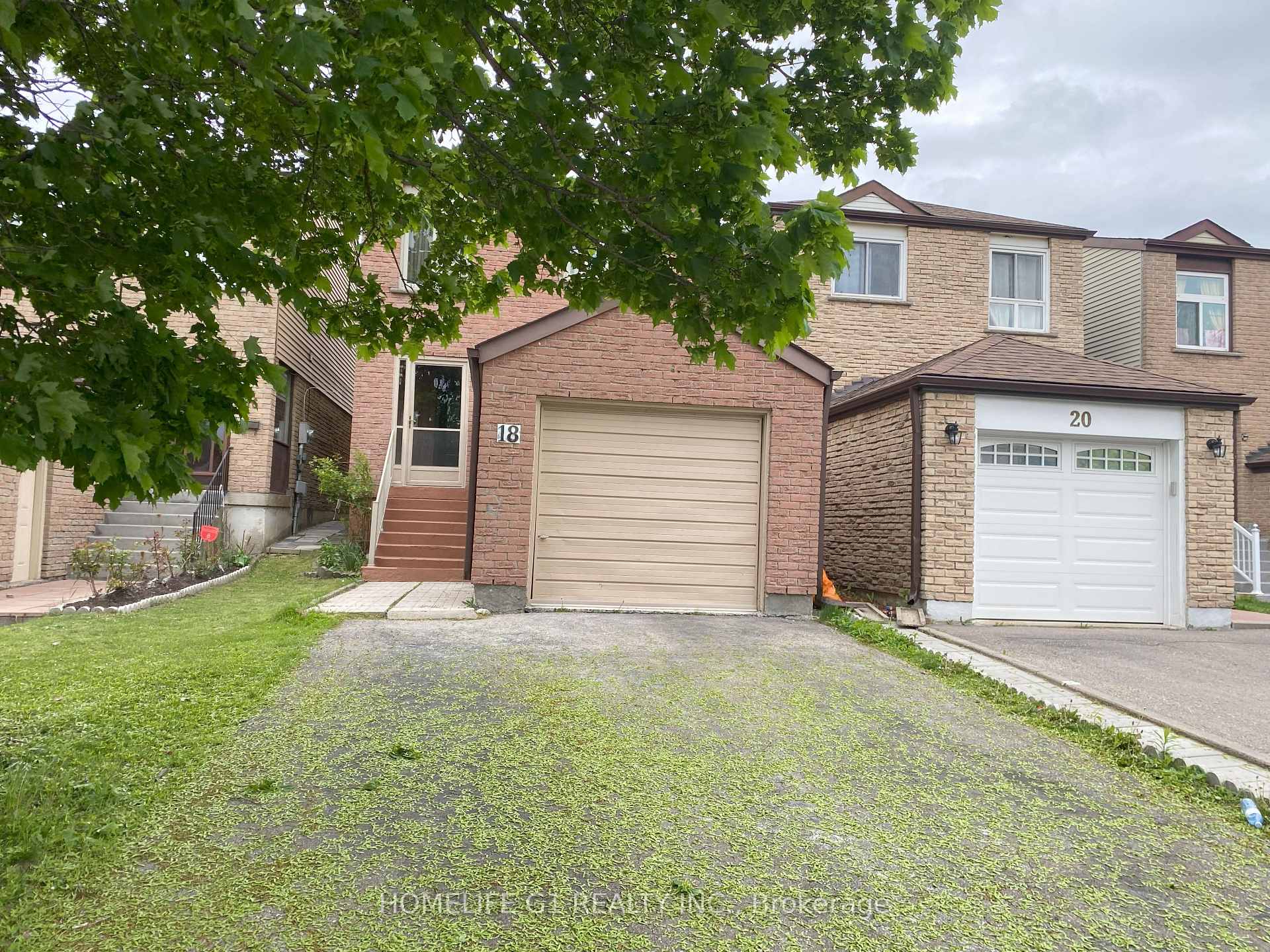 Front of 18 Laurel Valley Court