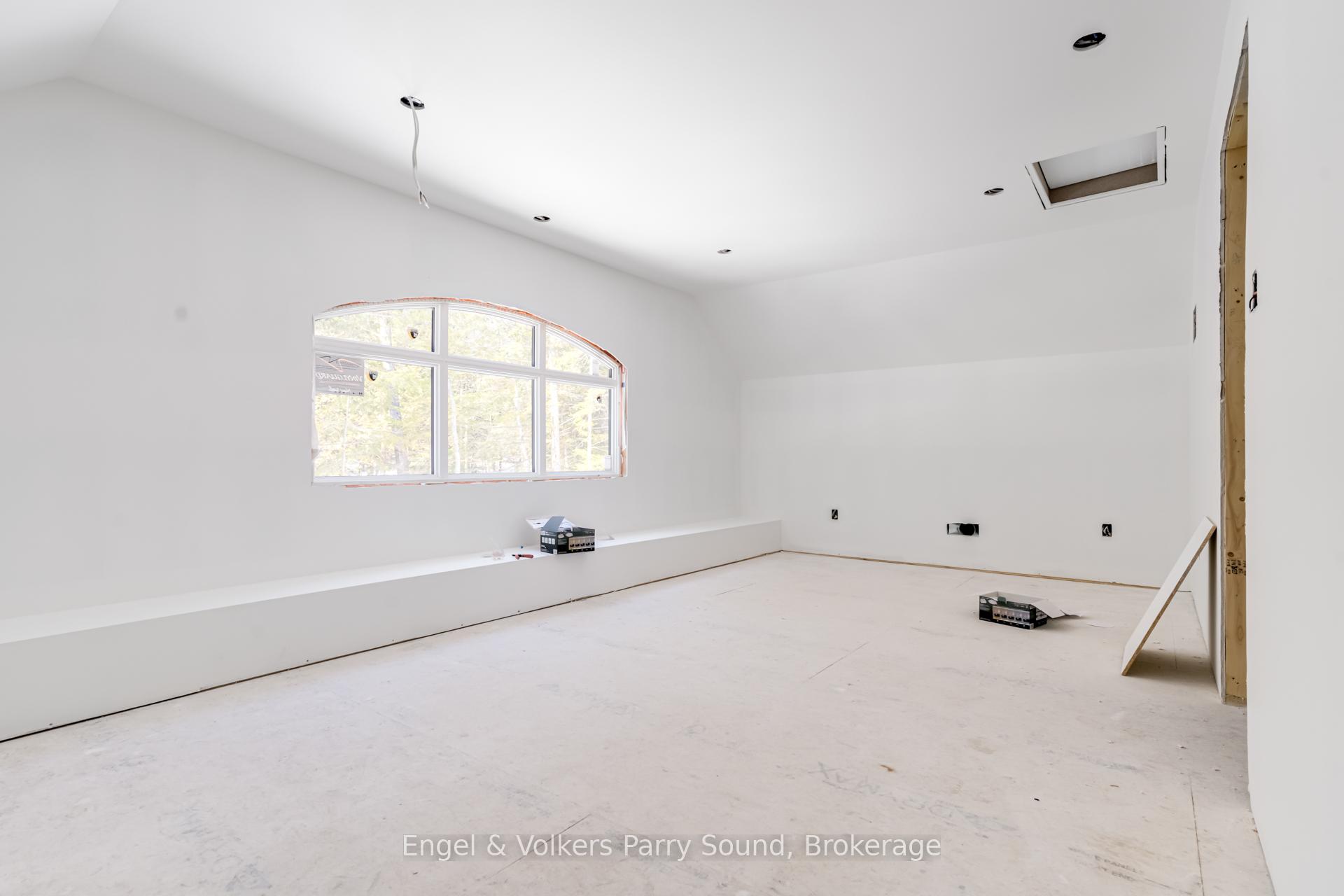 Photo 6 of 16 Lake Forest Drive, McDougall — HOMEH