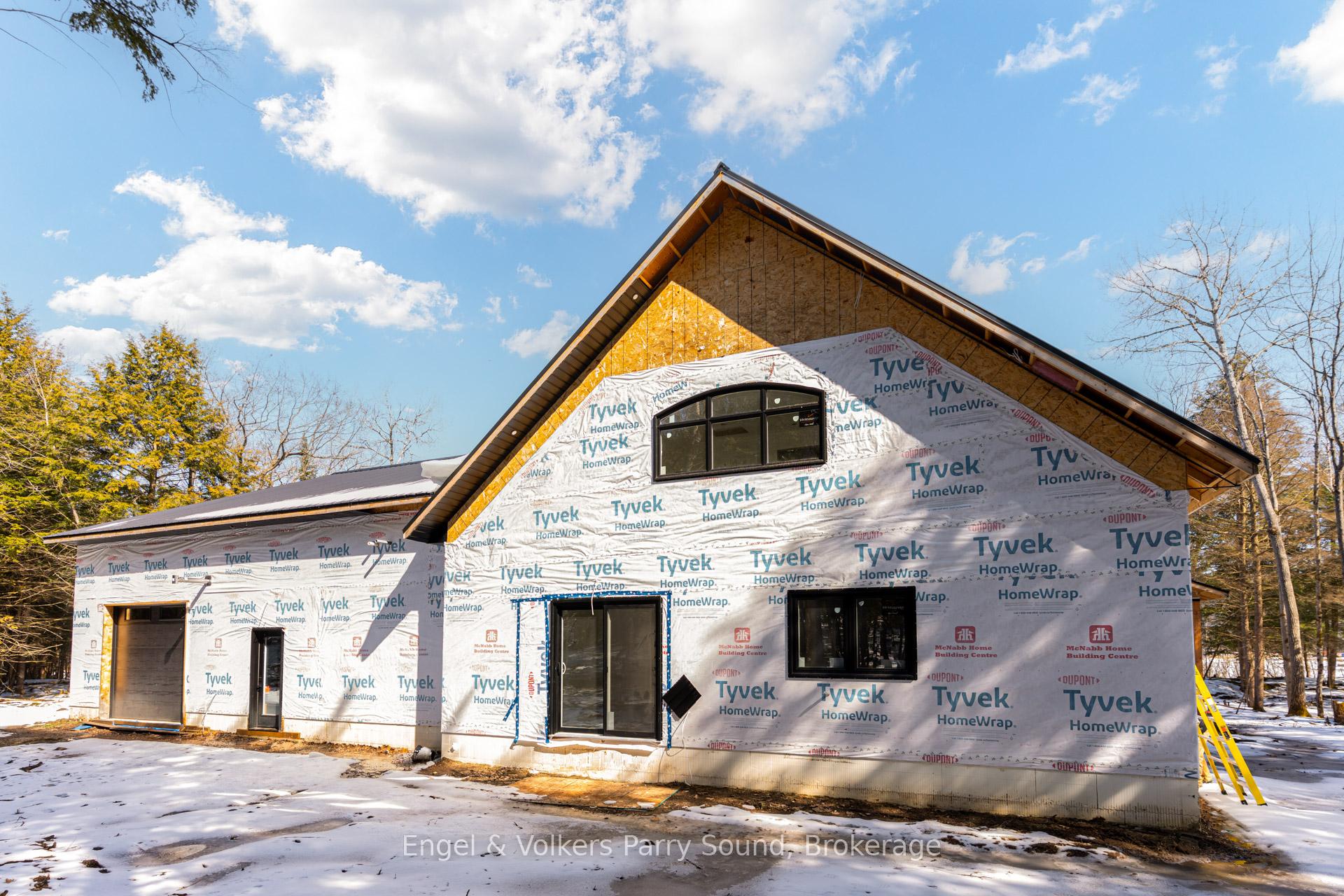 Photo 11 of 16 Lake Forest Drive, McDougall — HOMEH