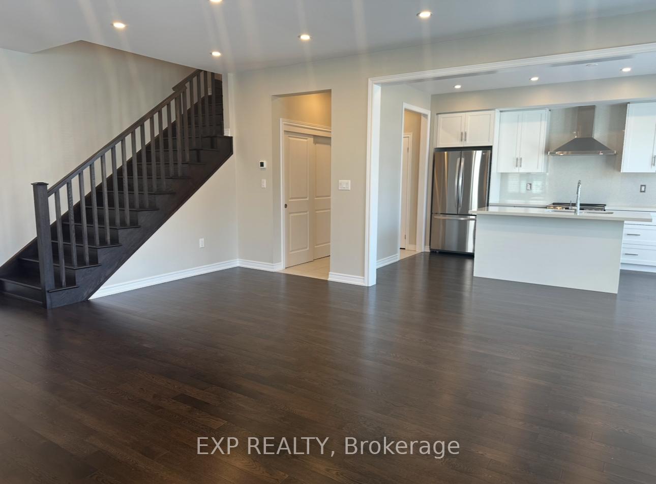 Photo 5 of 17 Vinifera Drive, Grimsby, Grimsby East — HOMEH