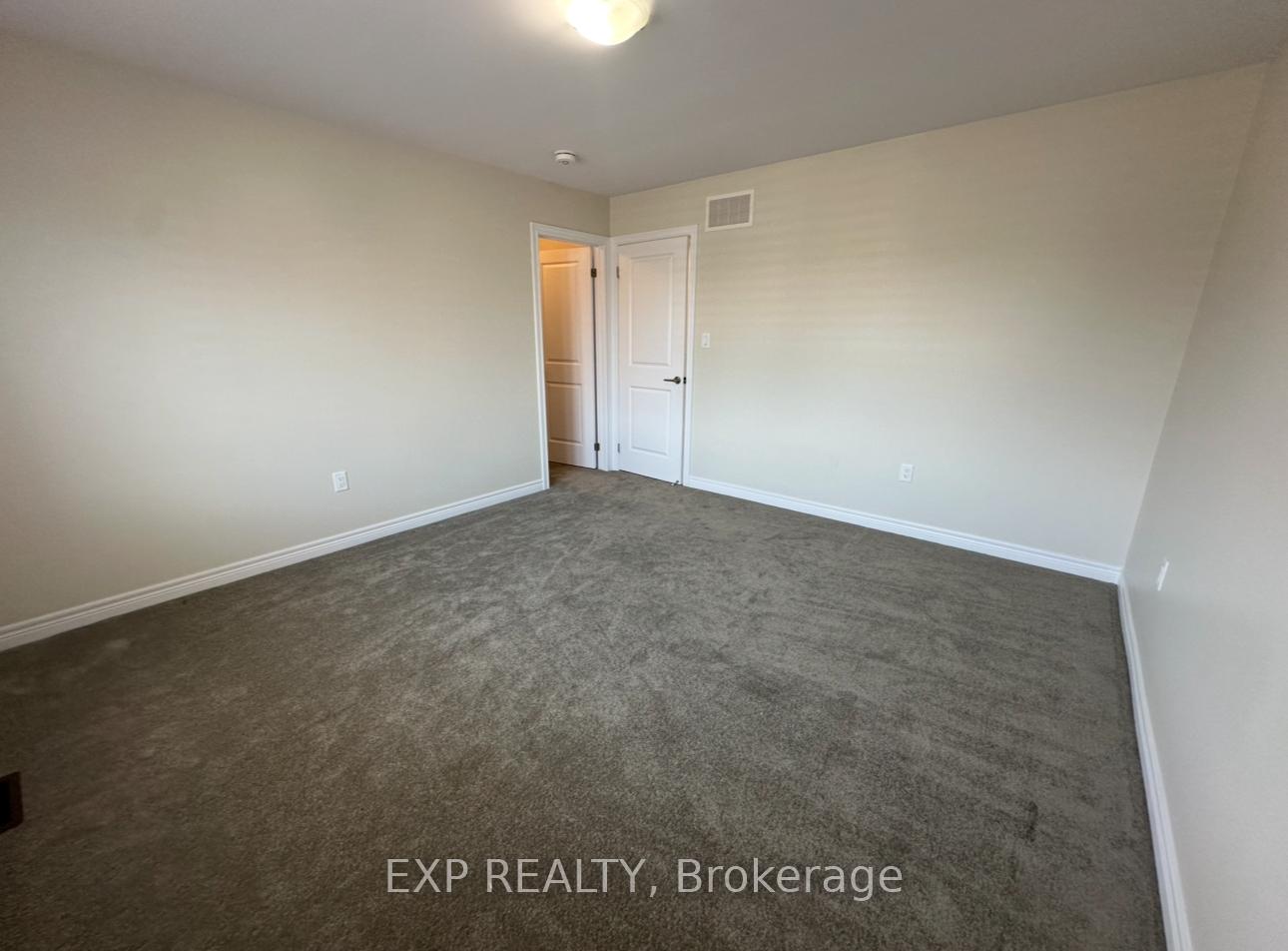 Photo 13 of 17 Vinifera Drive, Grimsby, Grimsby East — HOMEH