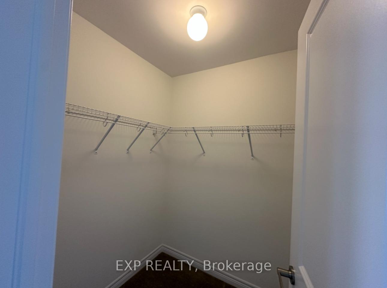 Photo 20 of 17 Vinifera Drive, Grimsby, Grimsby East — HOMEH