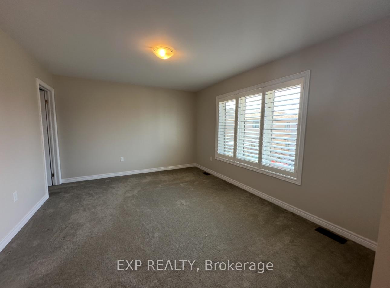 Photo 12 of 17 Vinifera Drive, Grimsby, Grimsby East — HOMEH