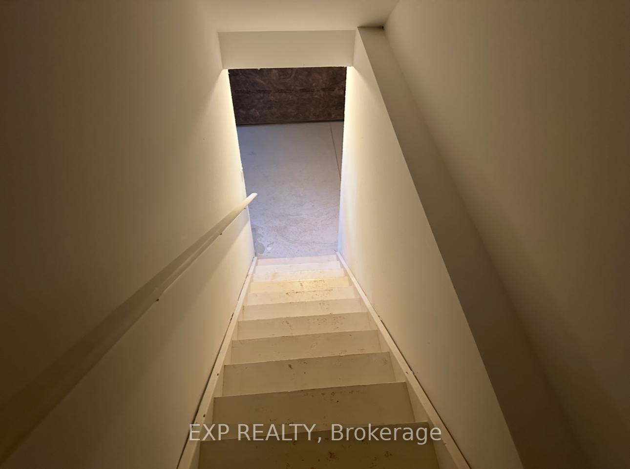Photo 9 of 17 Vinifera Drive, Grimsby, Grimsby East — HOMEH