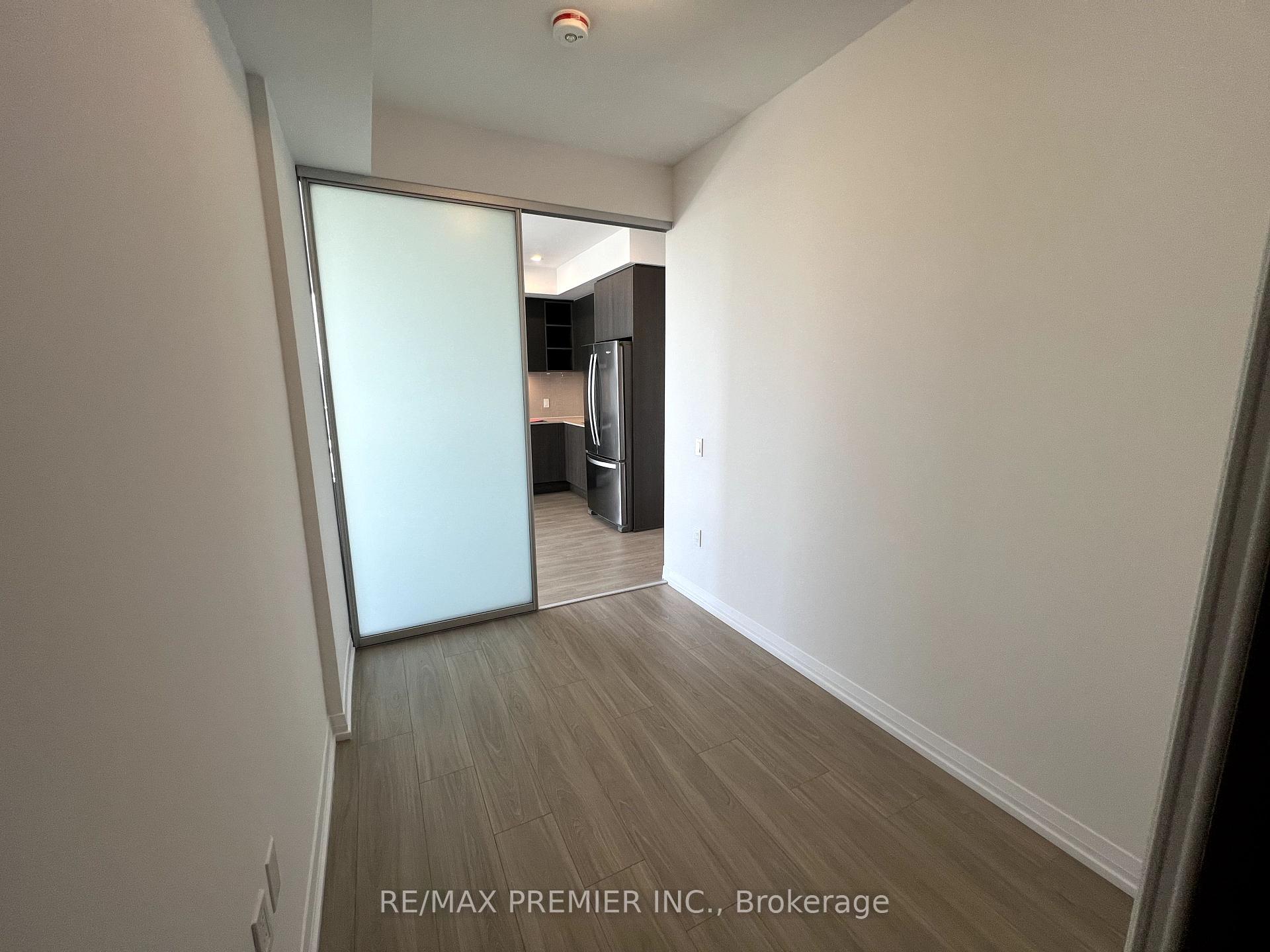 Photo 9 of Unit 1207, 25 Holly Street, Toronto, Mount Pleasant East — HOMEH