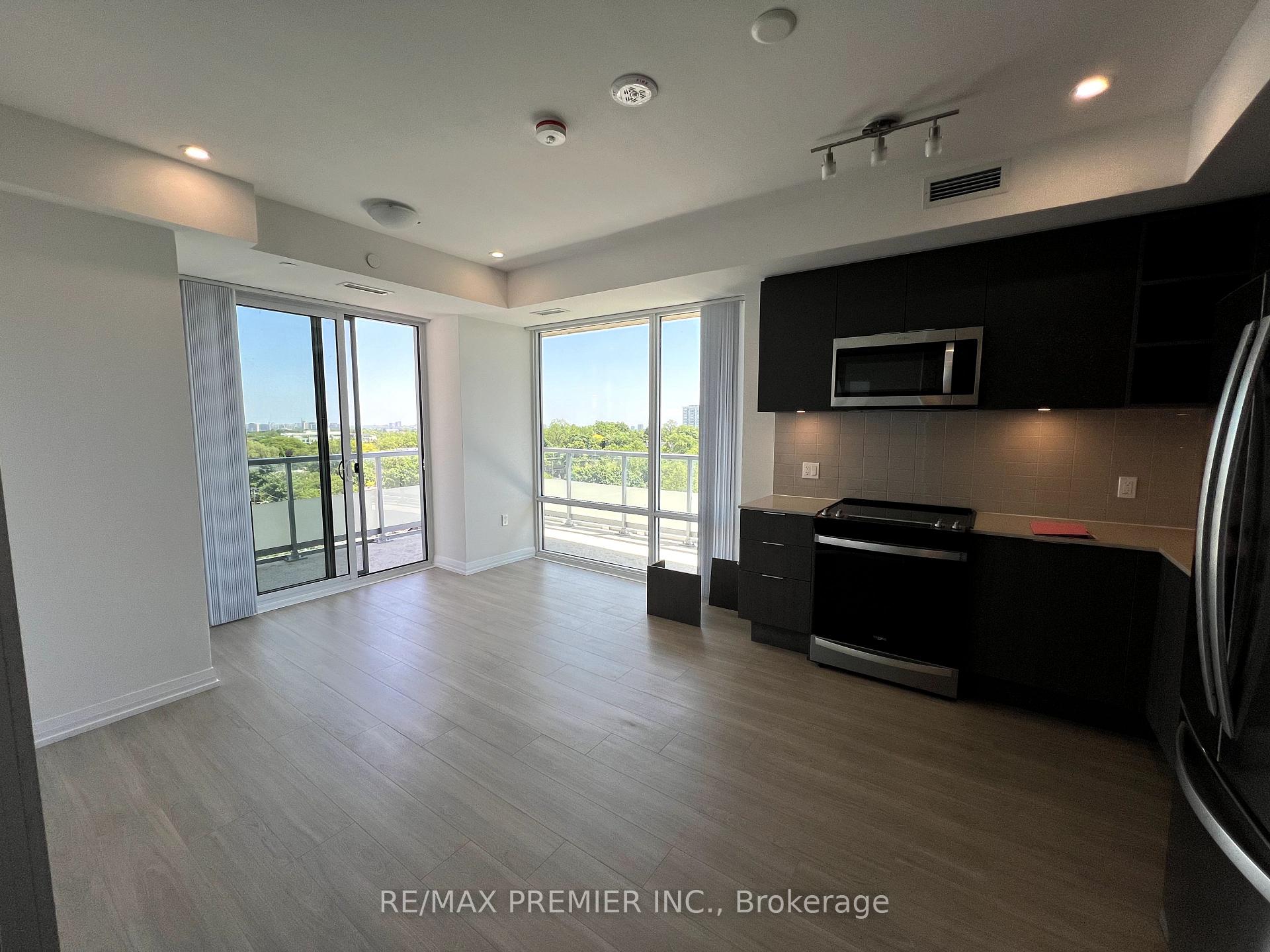 Photo 4 of Unit 1207, 25 Holly Street, Toronto, Mount Pleasant East — HOMEH
