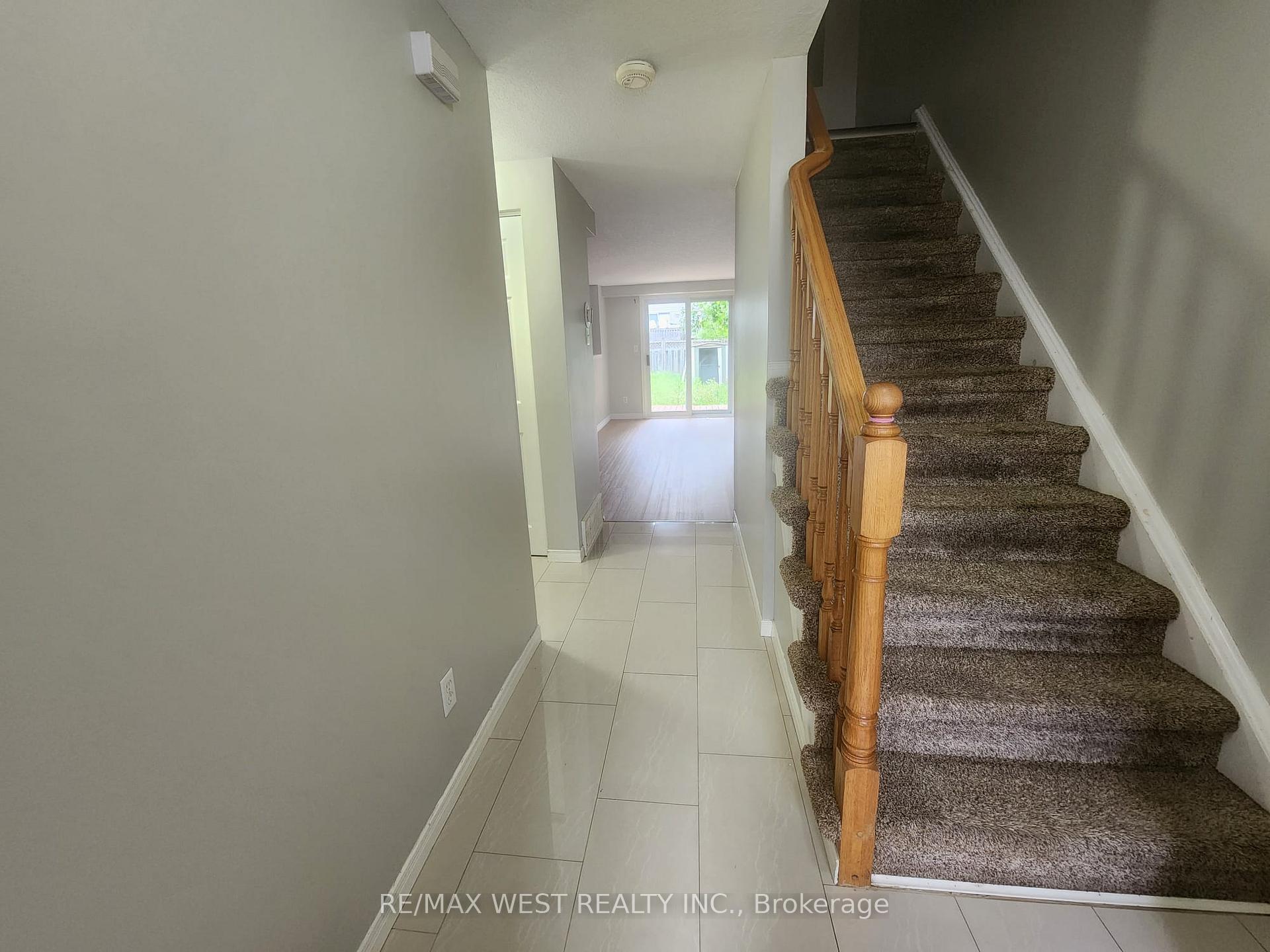 Photo 2 of 14 Copper Leaf Street, Kitchener — HOMEH