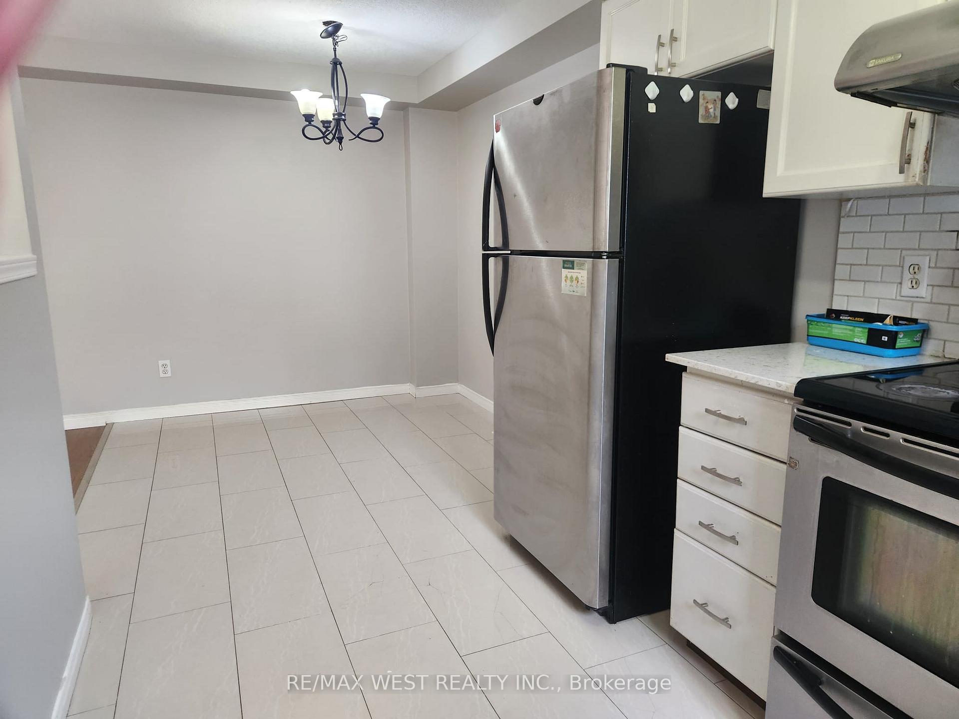 Photo 3 of 14 Copper Leaf Street, Kitchener — HOMEH